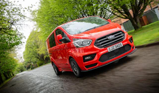 MS-RT Ford Transit Custom red