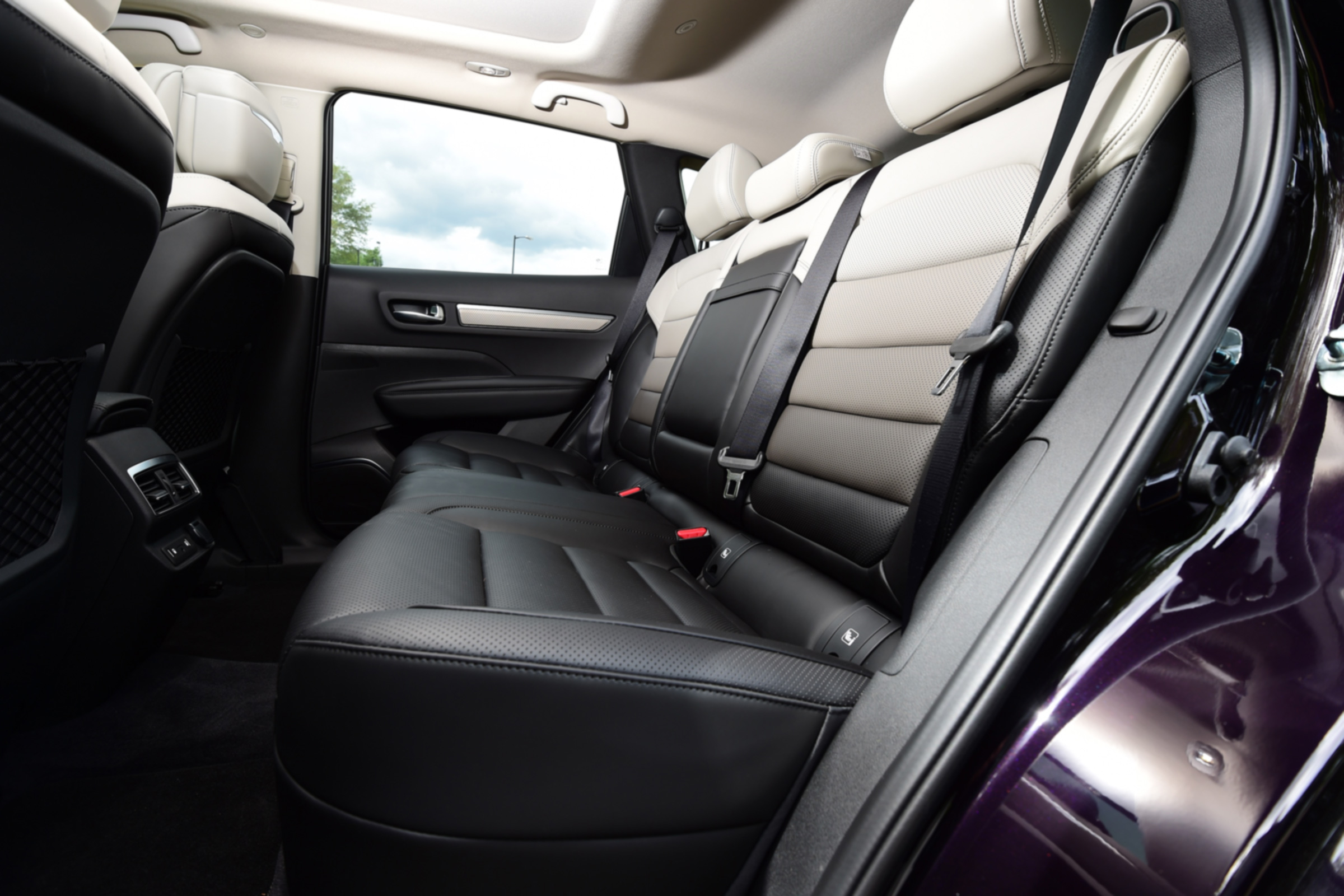 Renault Koleos Initiale Paris rear seats