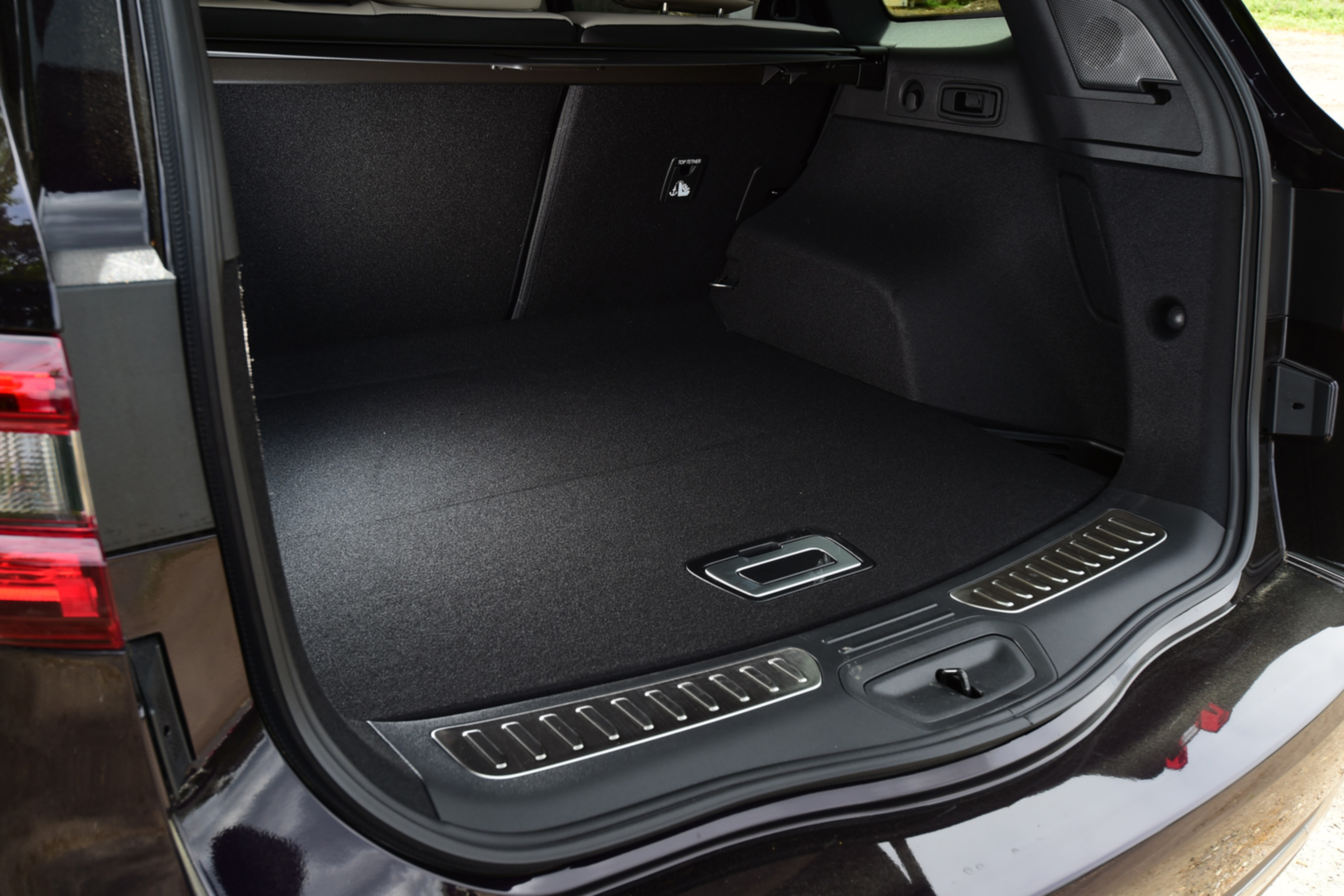 Renault Koleos Initiale Paris boot