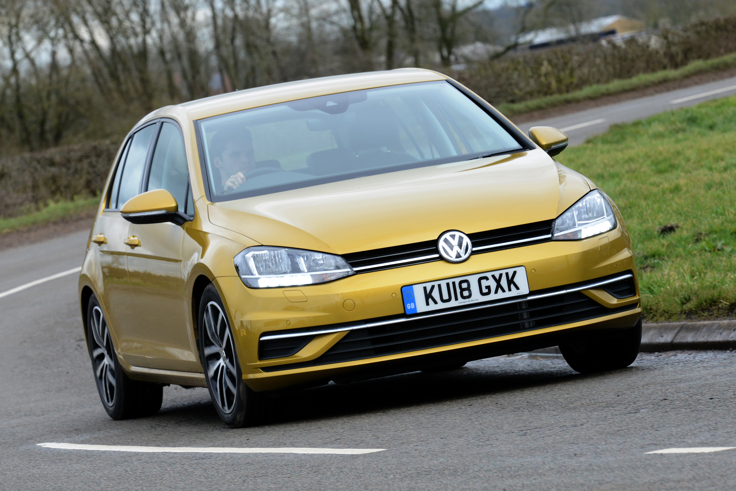 Volkswagen Golf - front