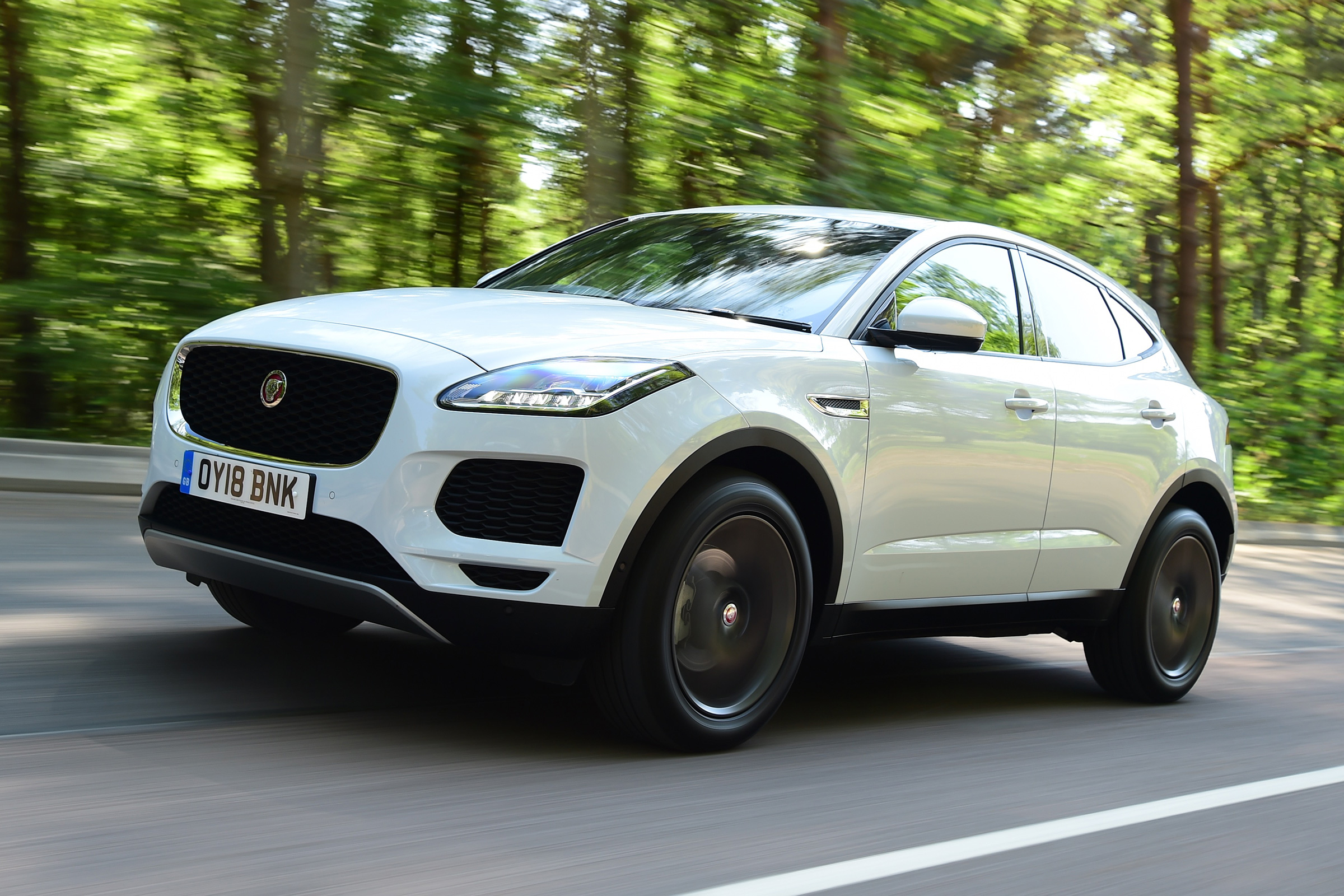 Jaguar E-Pace - front