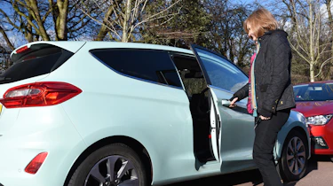 Ford Fiesta vs SEAT Ibiza - door