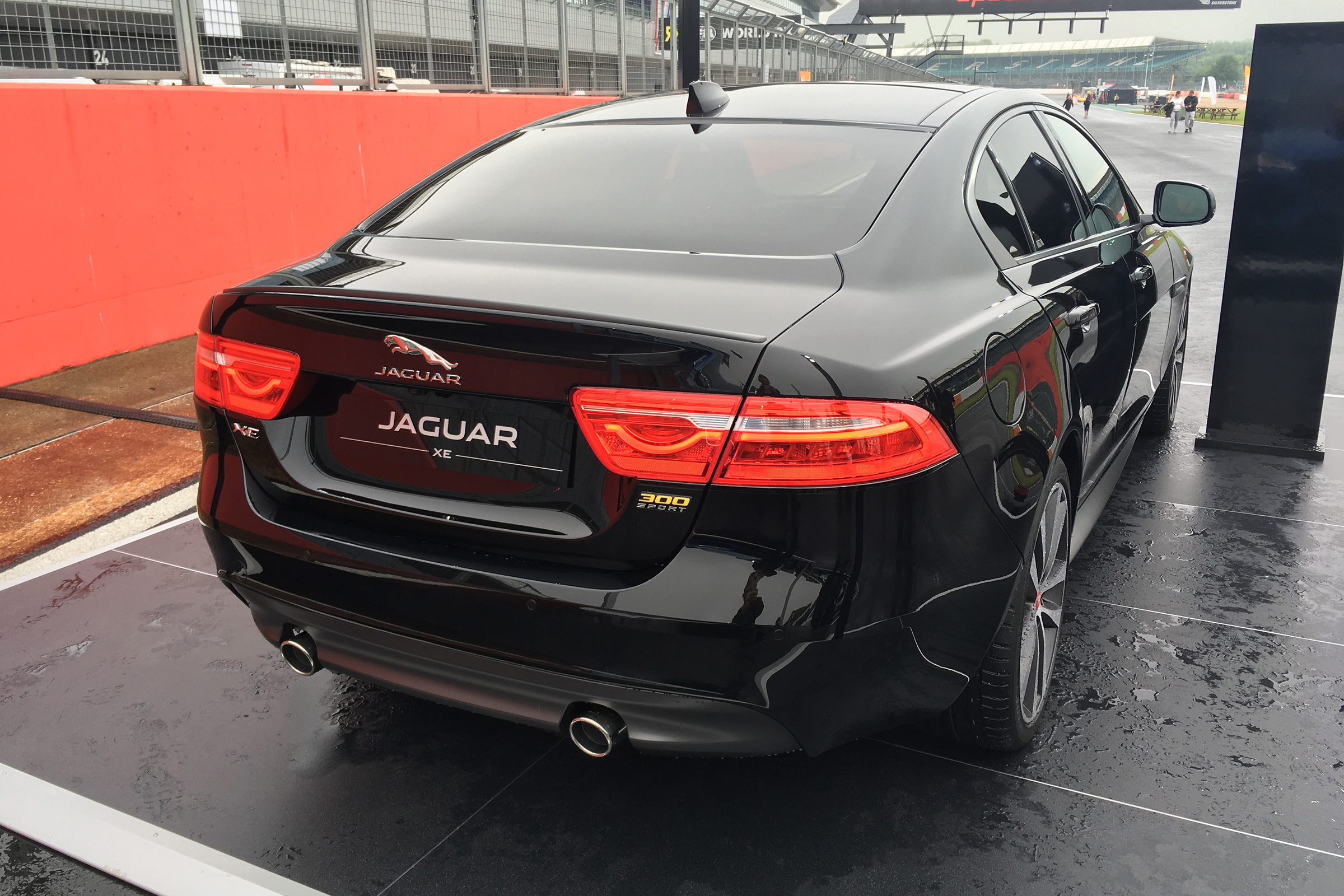 Jaguar XE 300 Sport - rear