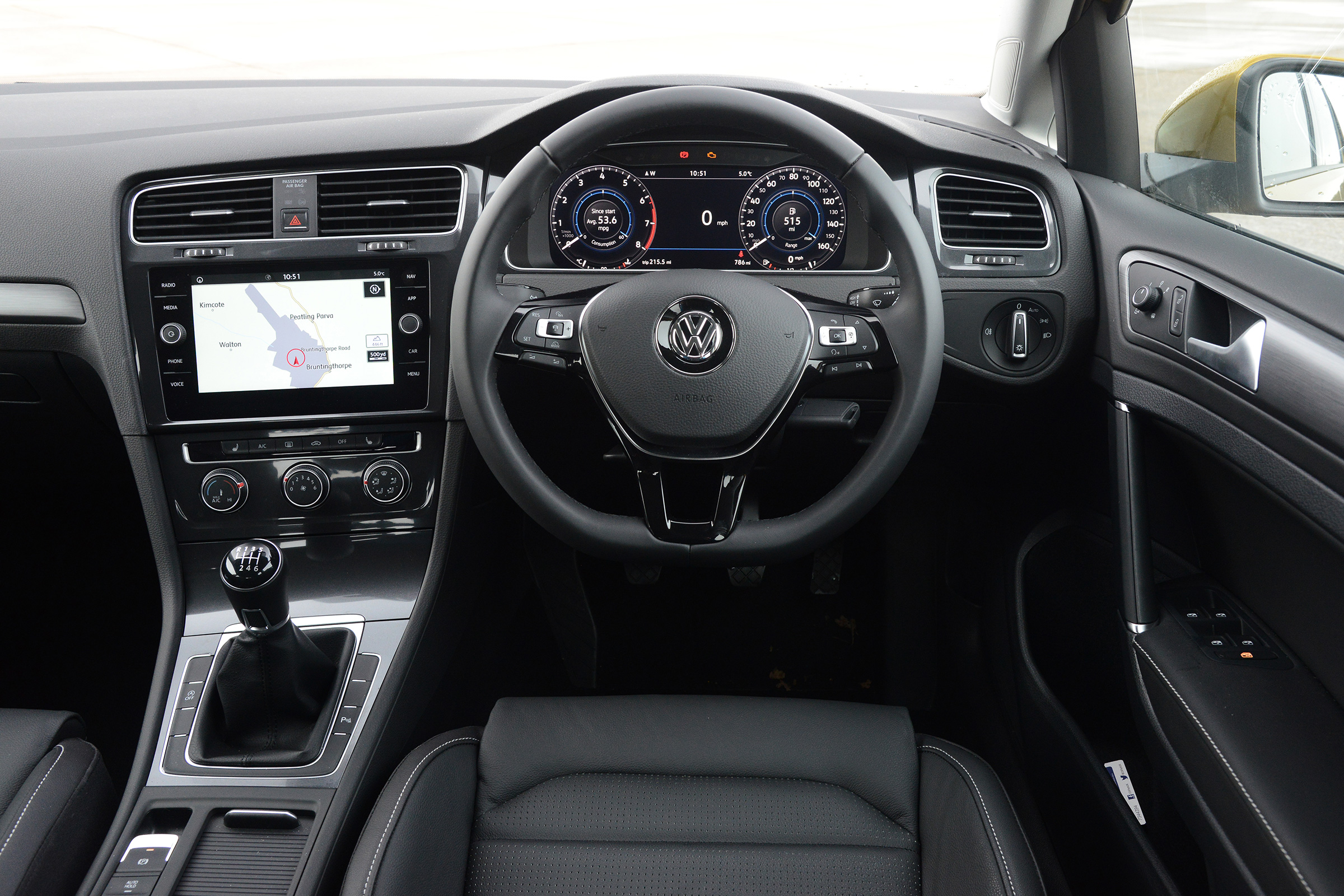 Volkswagen Golf - interior