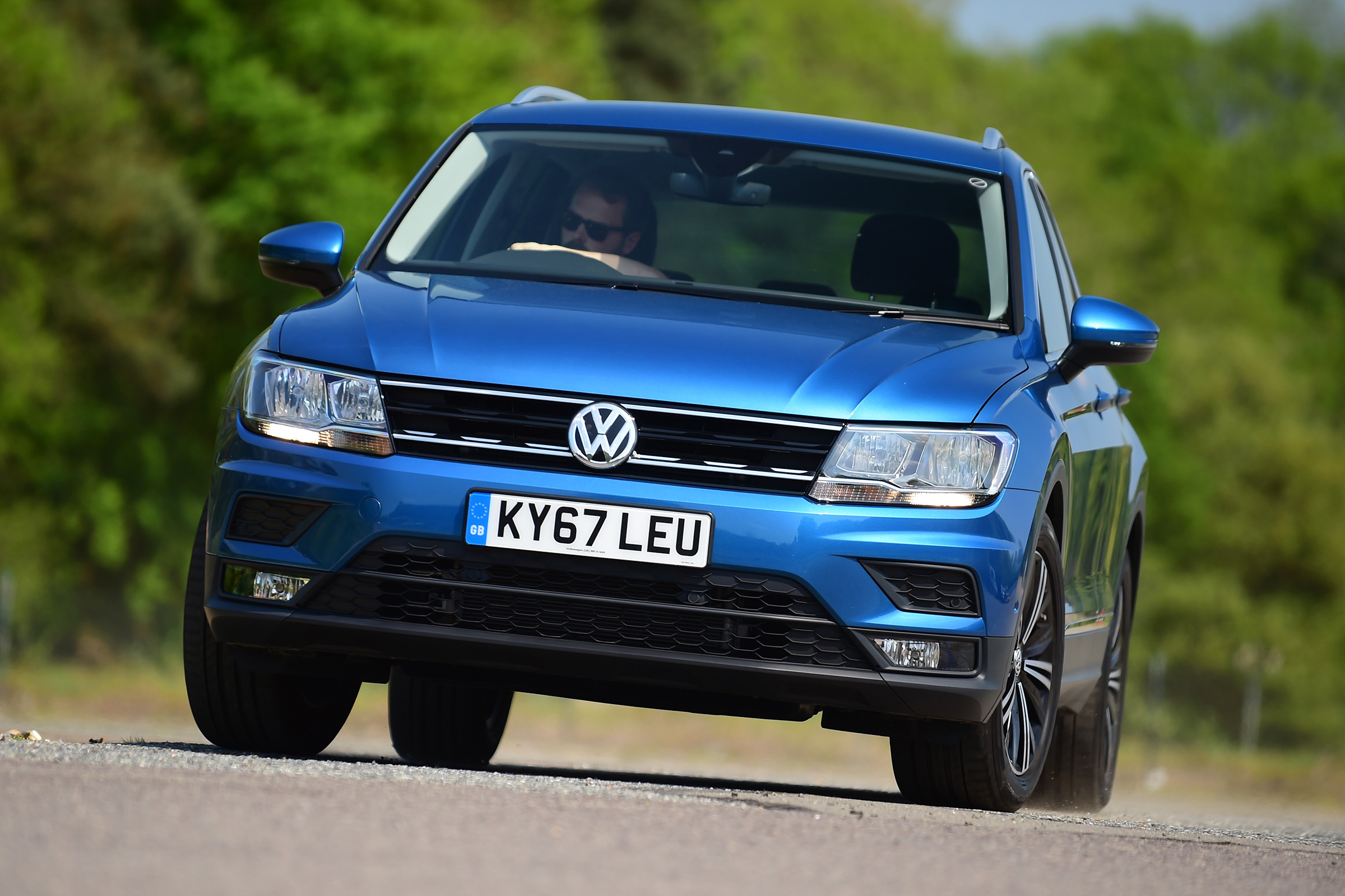 VW Tiguan - front