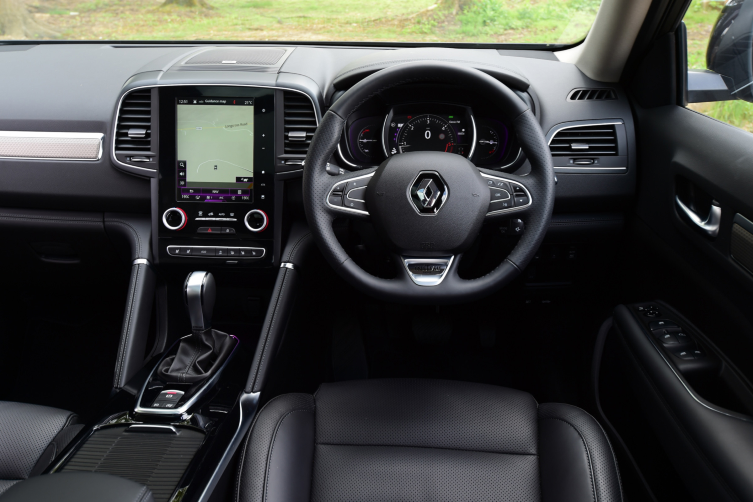 Renault Koleos Initiale Paris interior