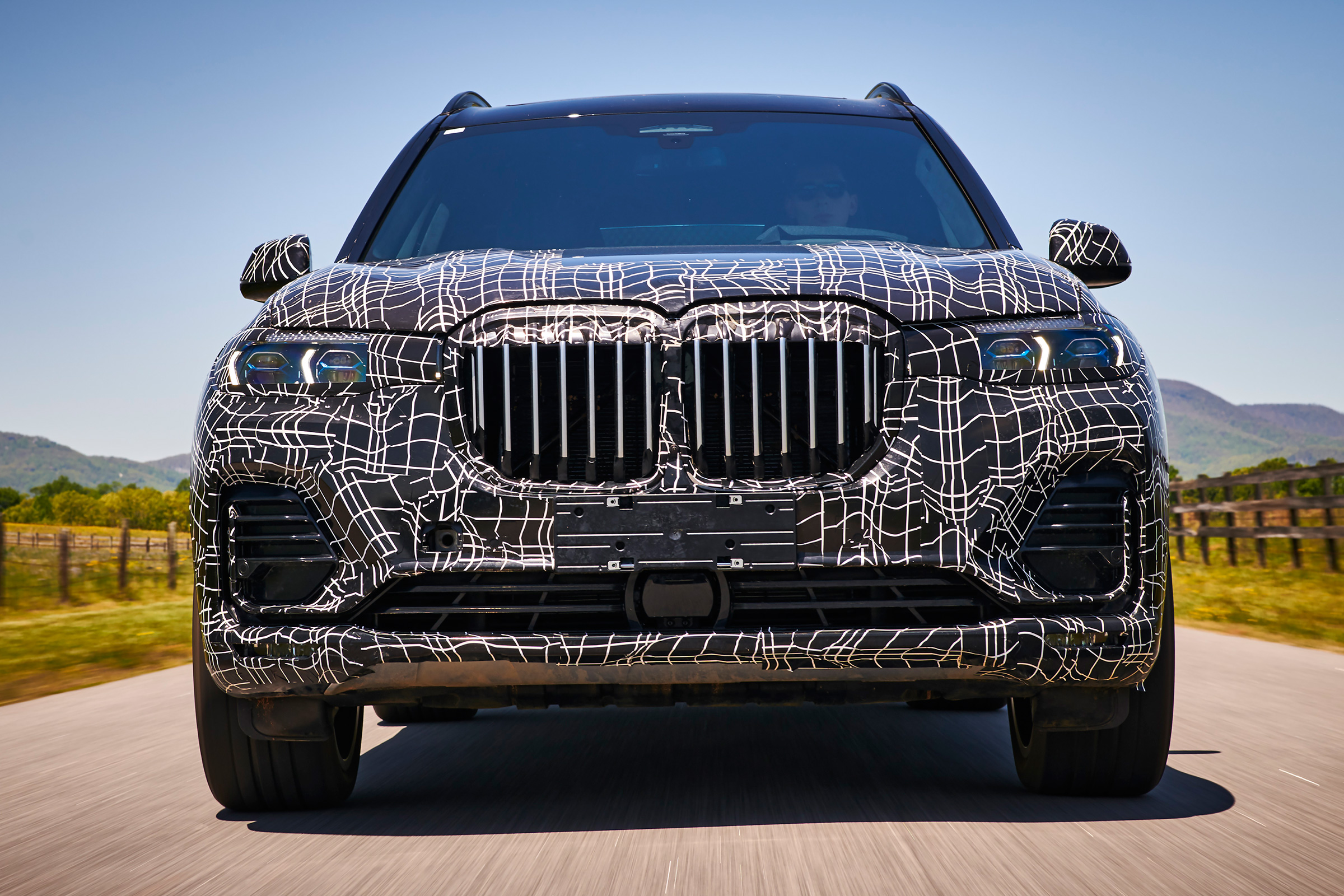 BMW X7 prototype - front