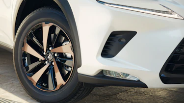 Lexus NX 300h Sport - wheel
