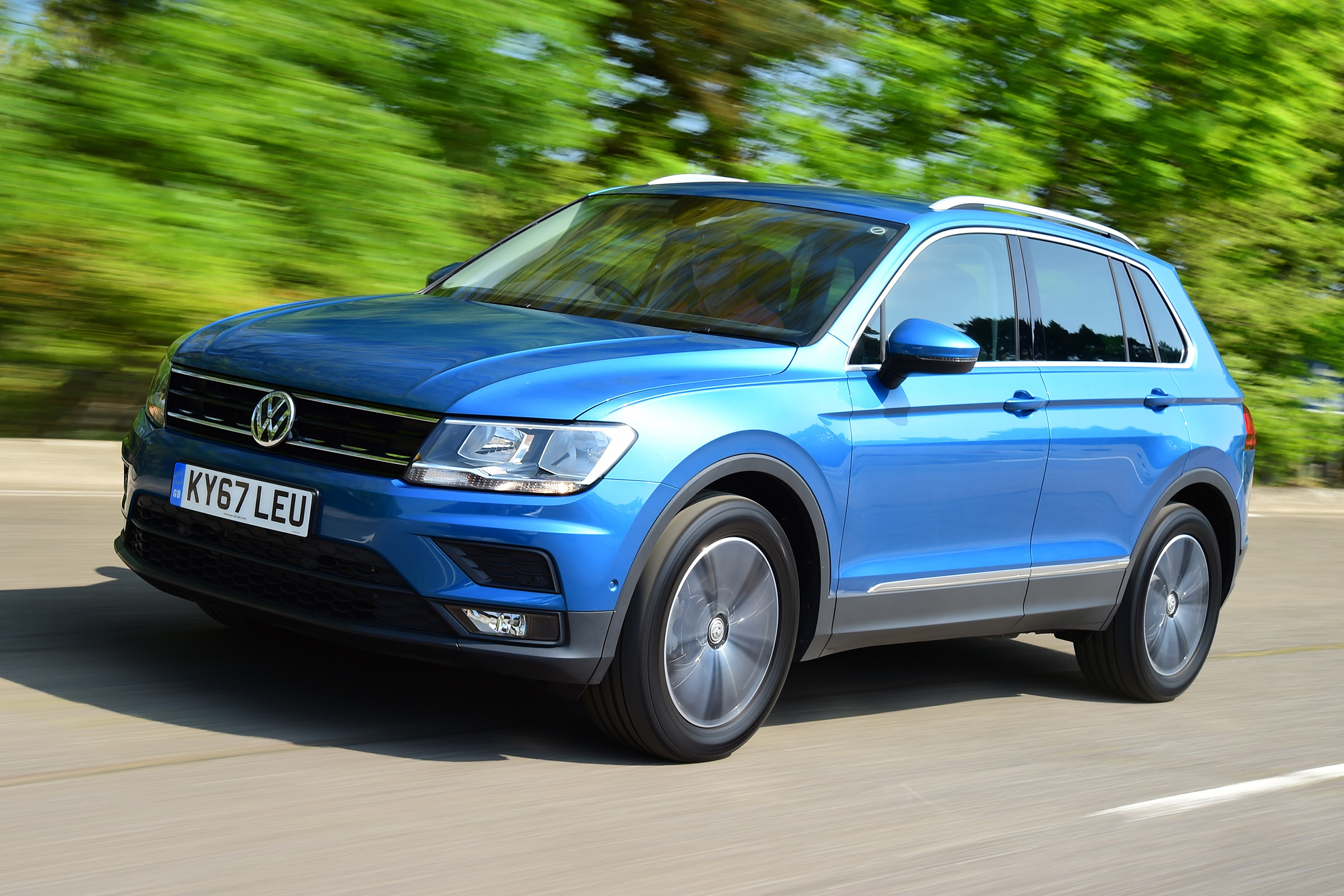 VW Tiguan - front