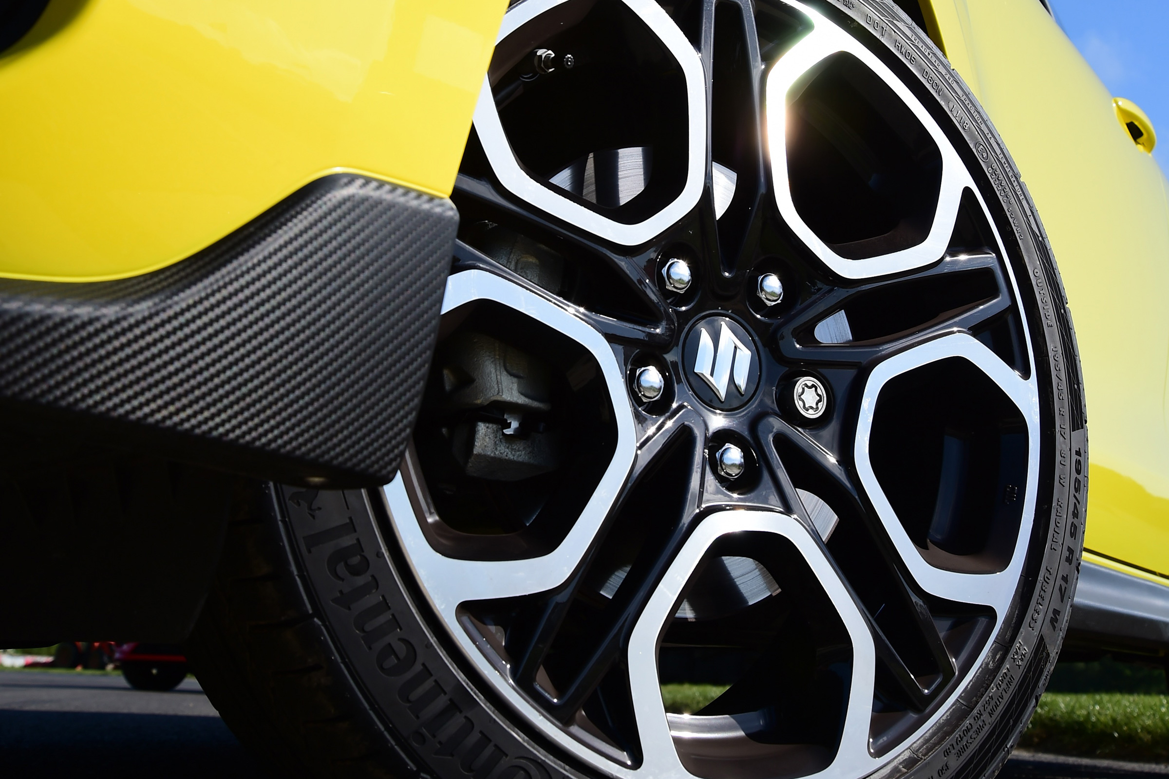 Suzuki Swift Sport - wheel