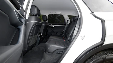 Volkswagen Touareg - rear seats
