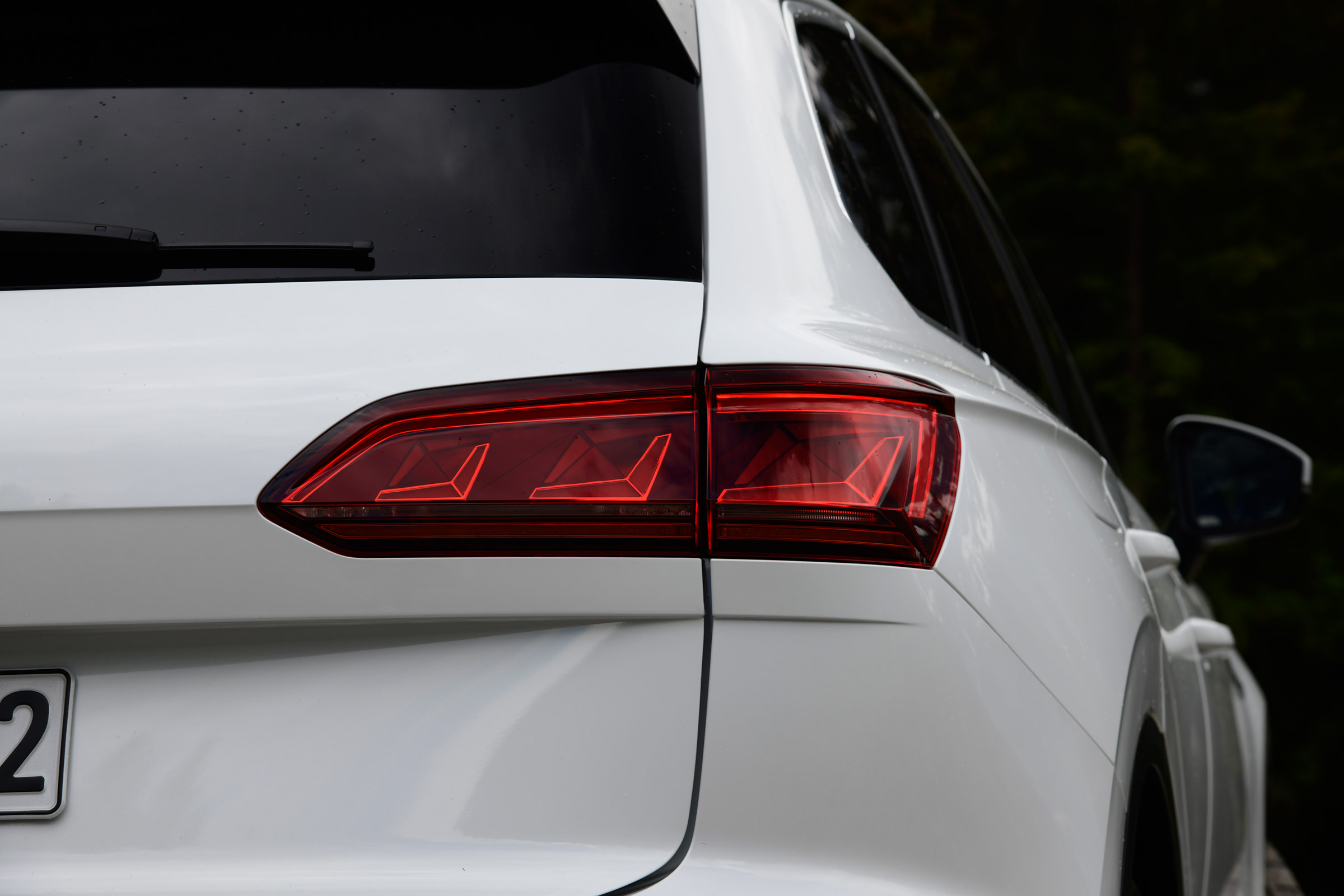 Volkswagen Touareg - rear light