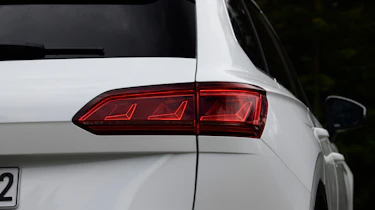 Volkswagen Touareg - rear light