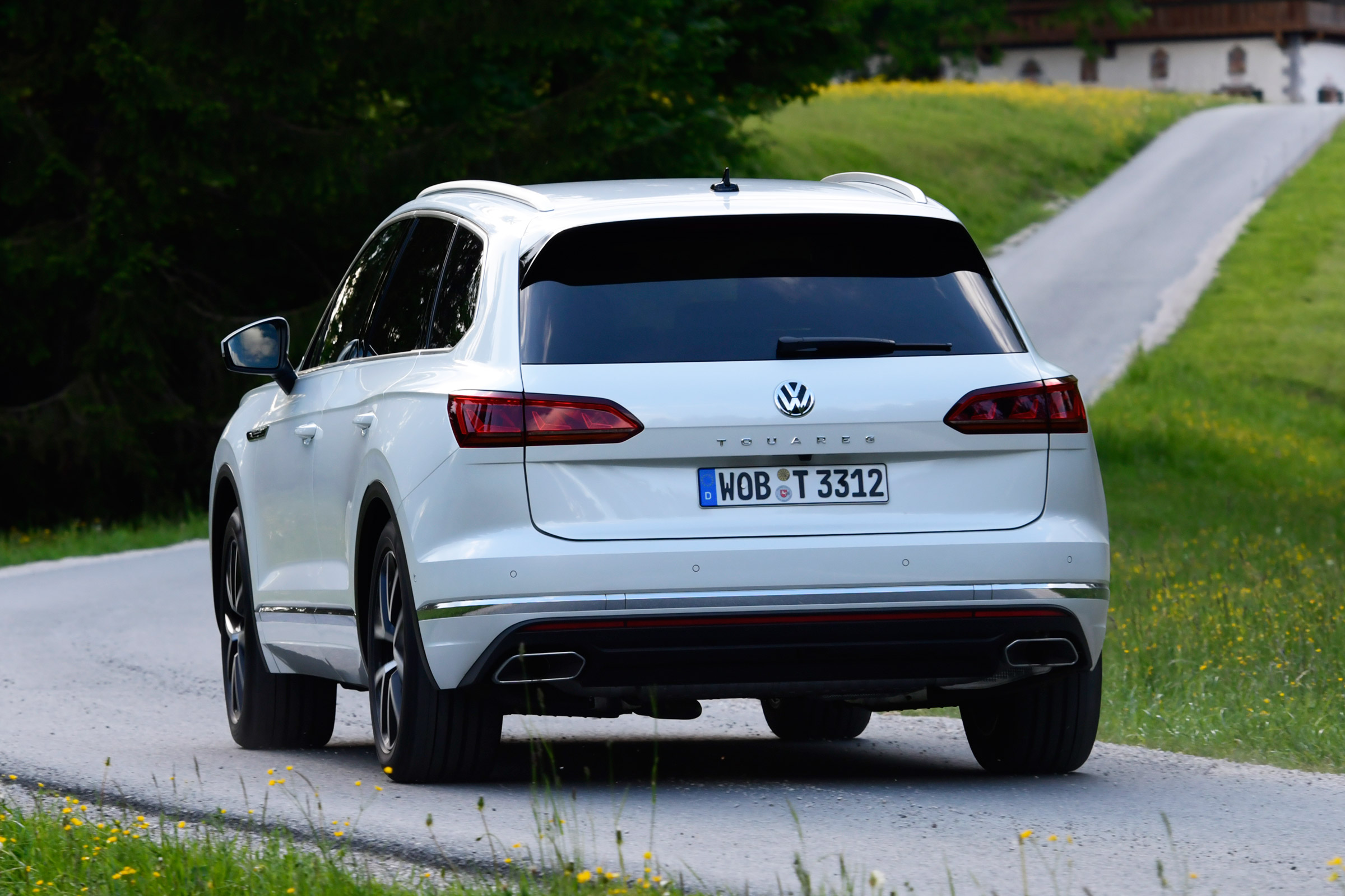 Volkswagen Touareg - rear cornering