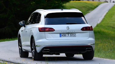 Volkswagen Touareg - rear cornering