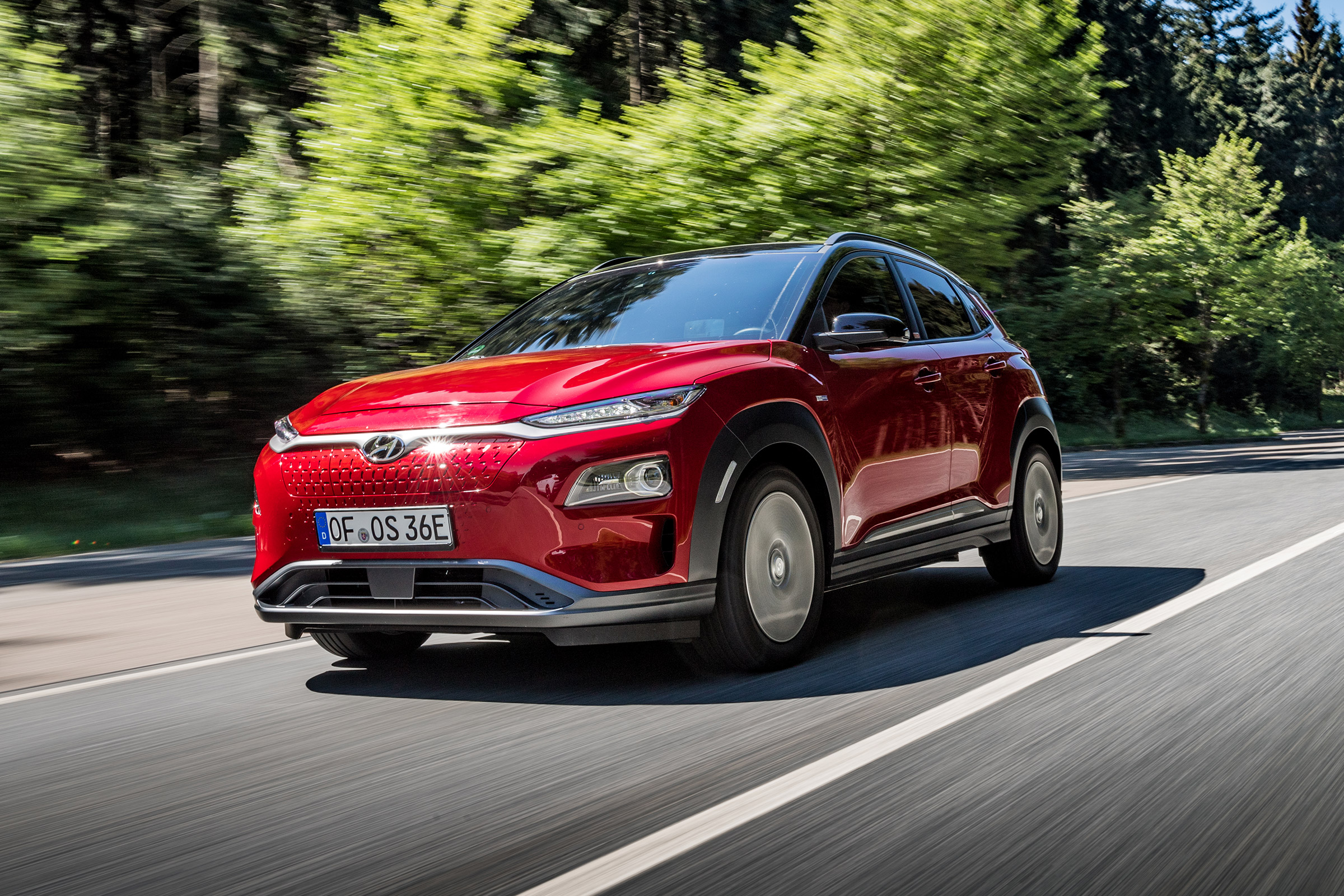 Hyundai Kona Electric - front tracking