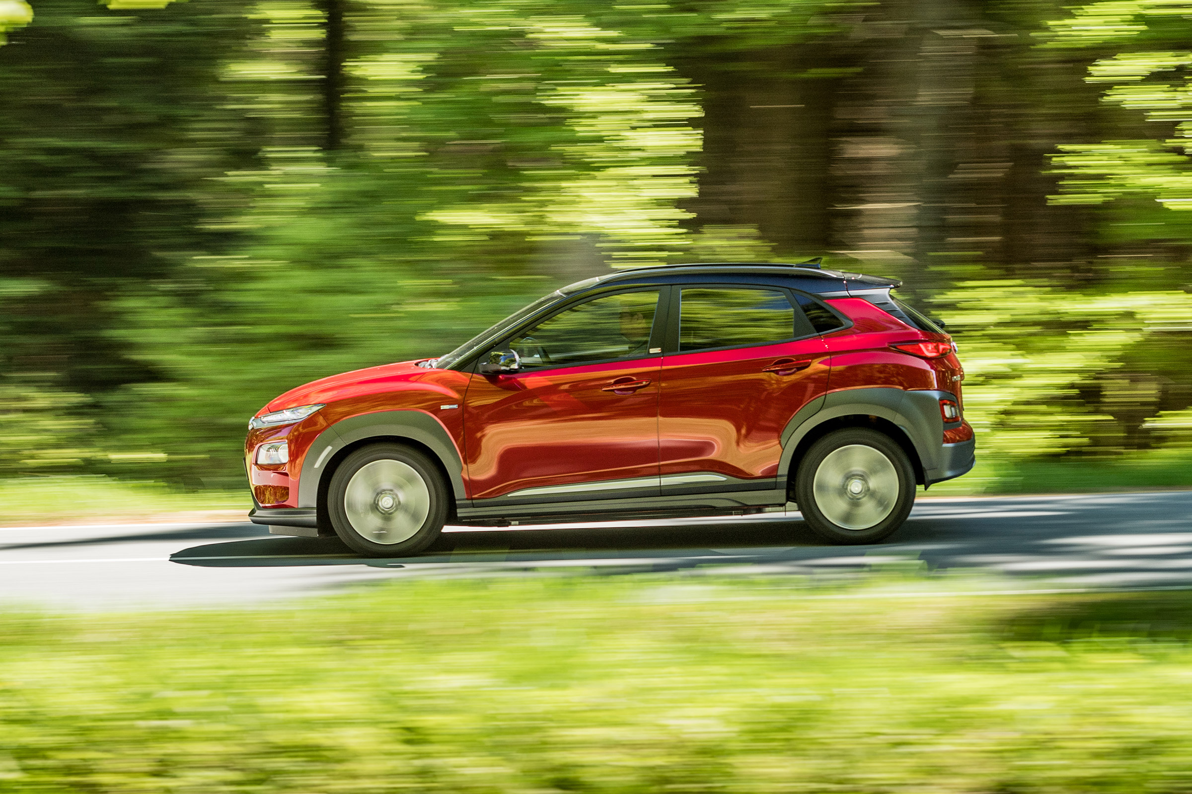 Hyundai Kona Electric - side