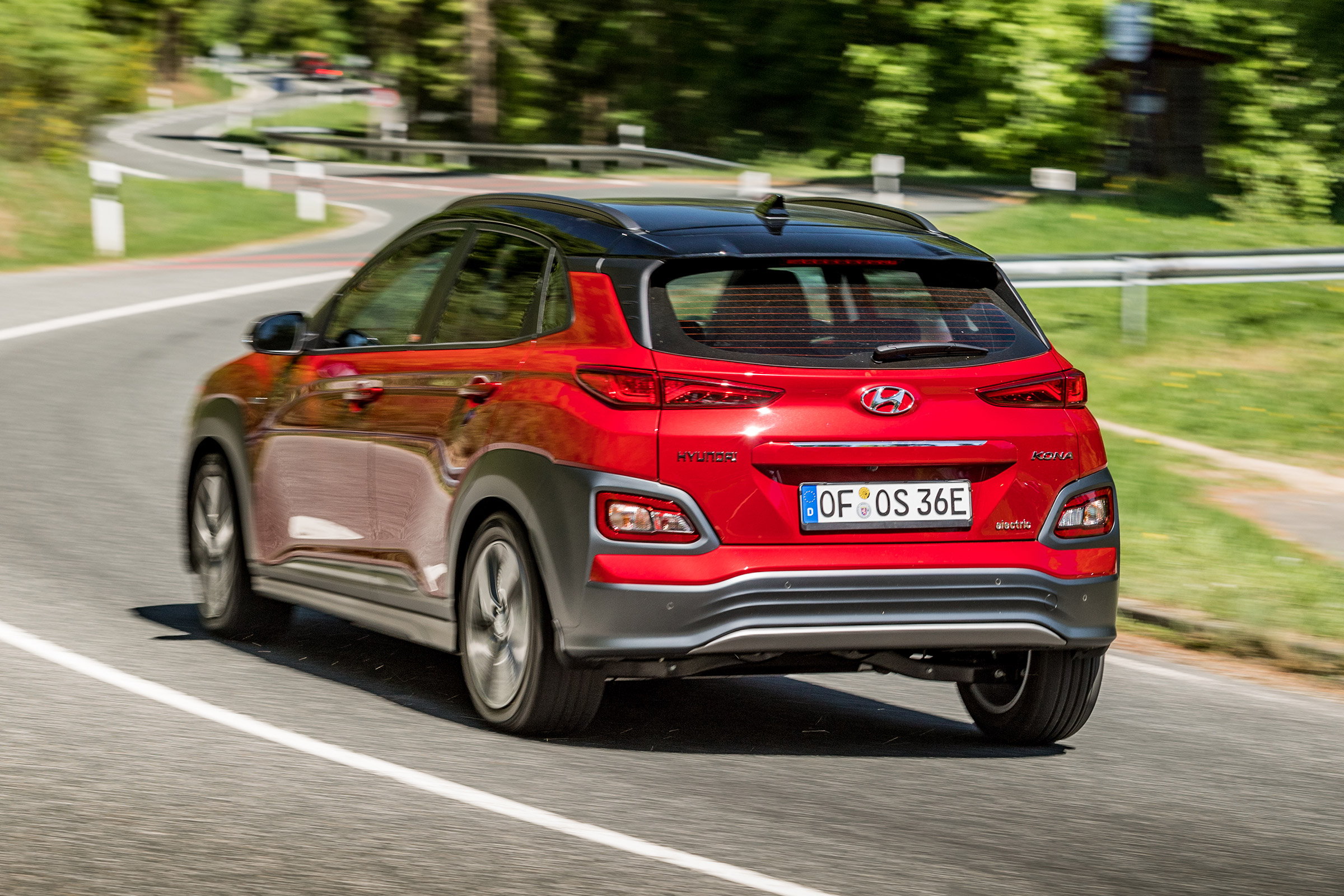 Hyundai Kona Electric - rear cornering