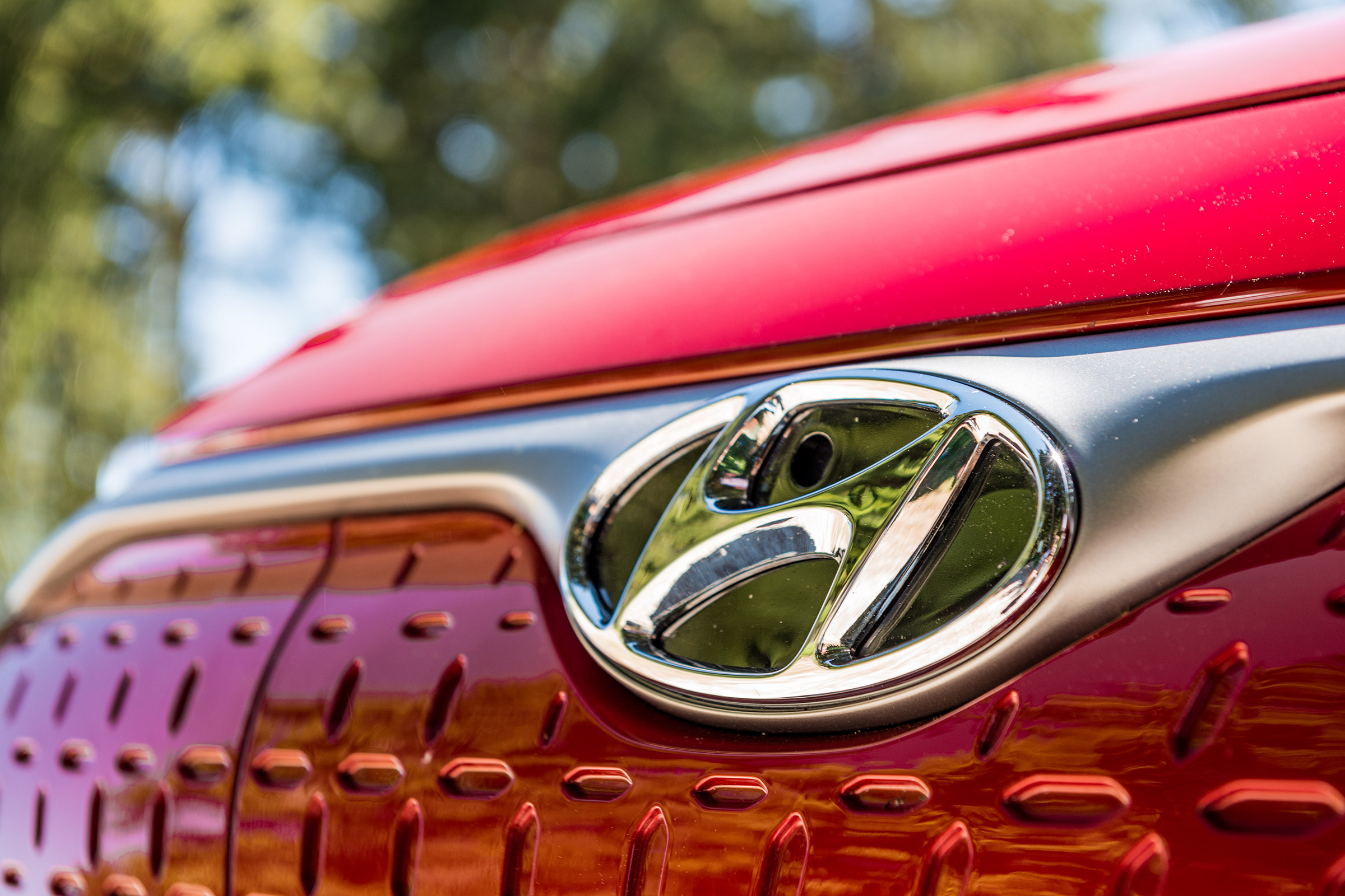 Hyundai Kona Electric - front badge