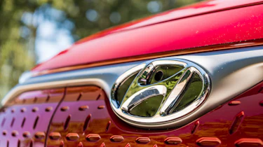 Hyundai Kona Electric - front badge