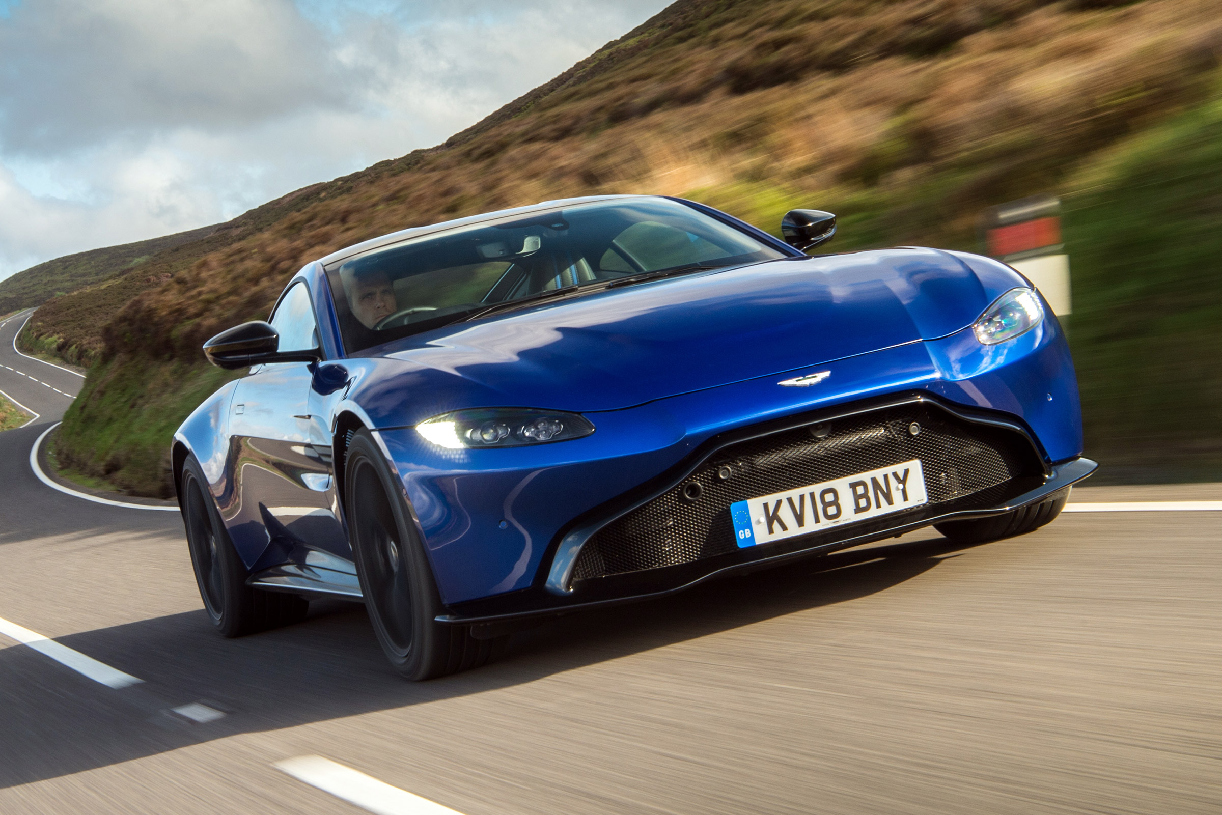 Aston Martin Vantage - front
