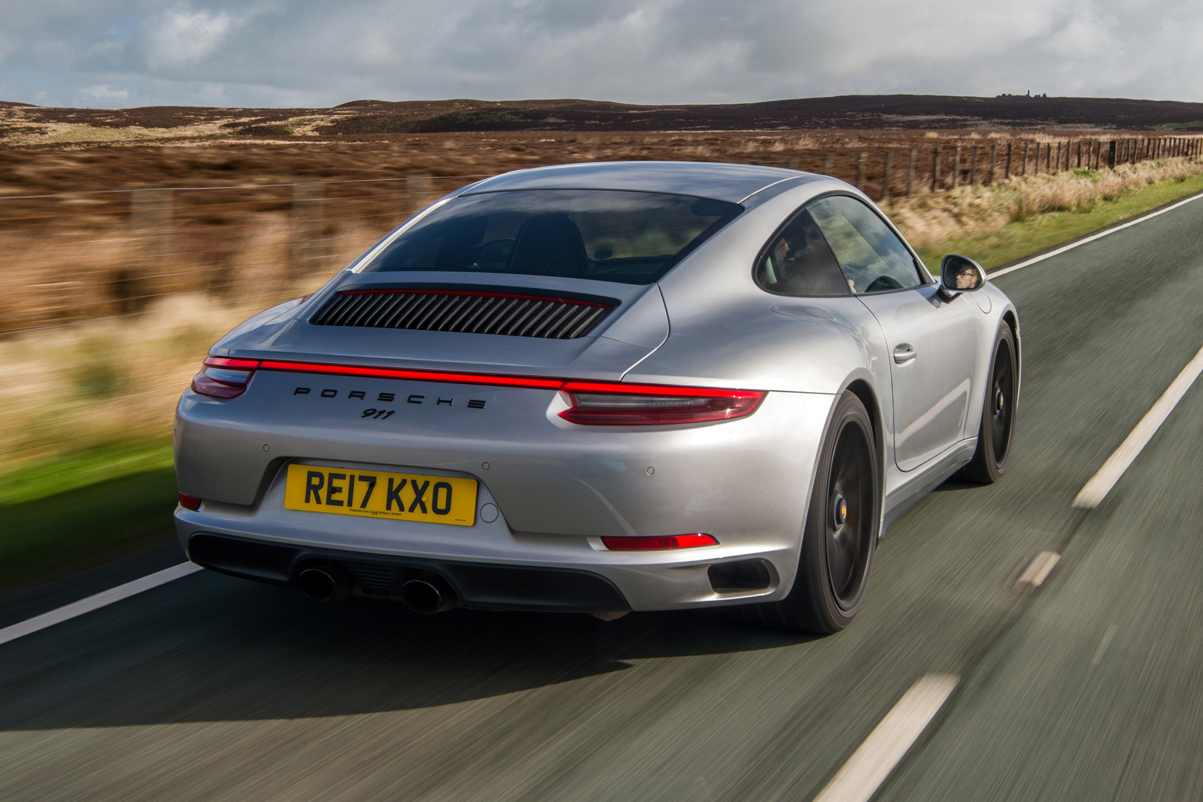 Porsche 911 GTS - rear