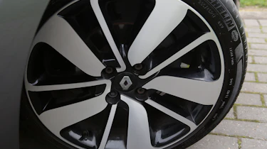 Used Renault Clio - wheel
