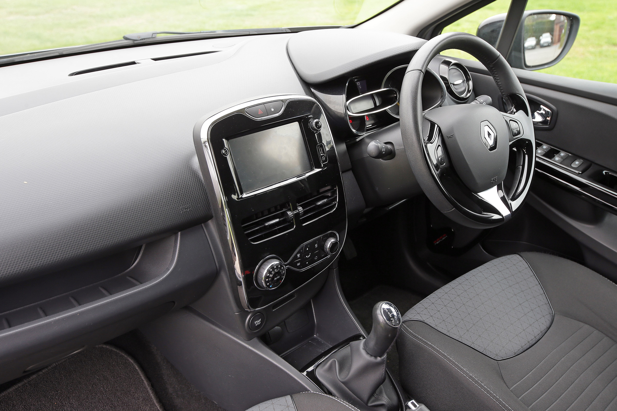 Used Renault Clio - cabin