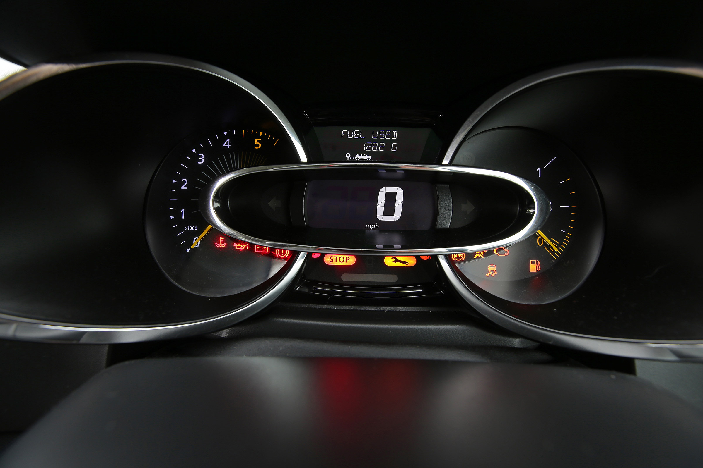 Used Renault Clio - dials