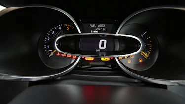 Used Renault Clio - dials