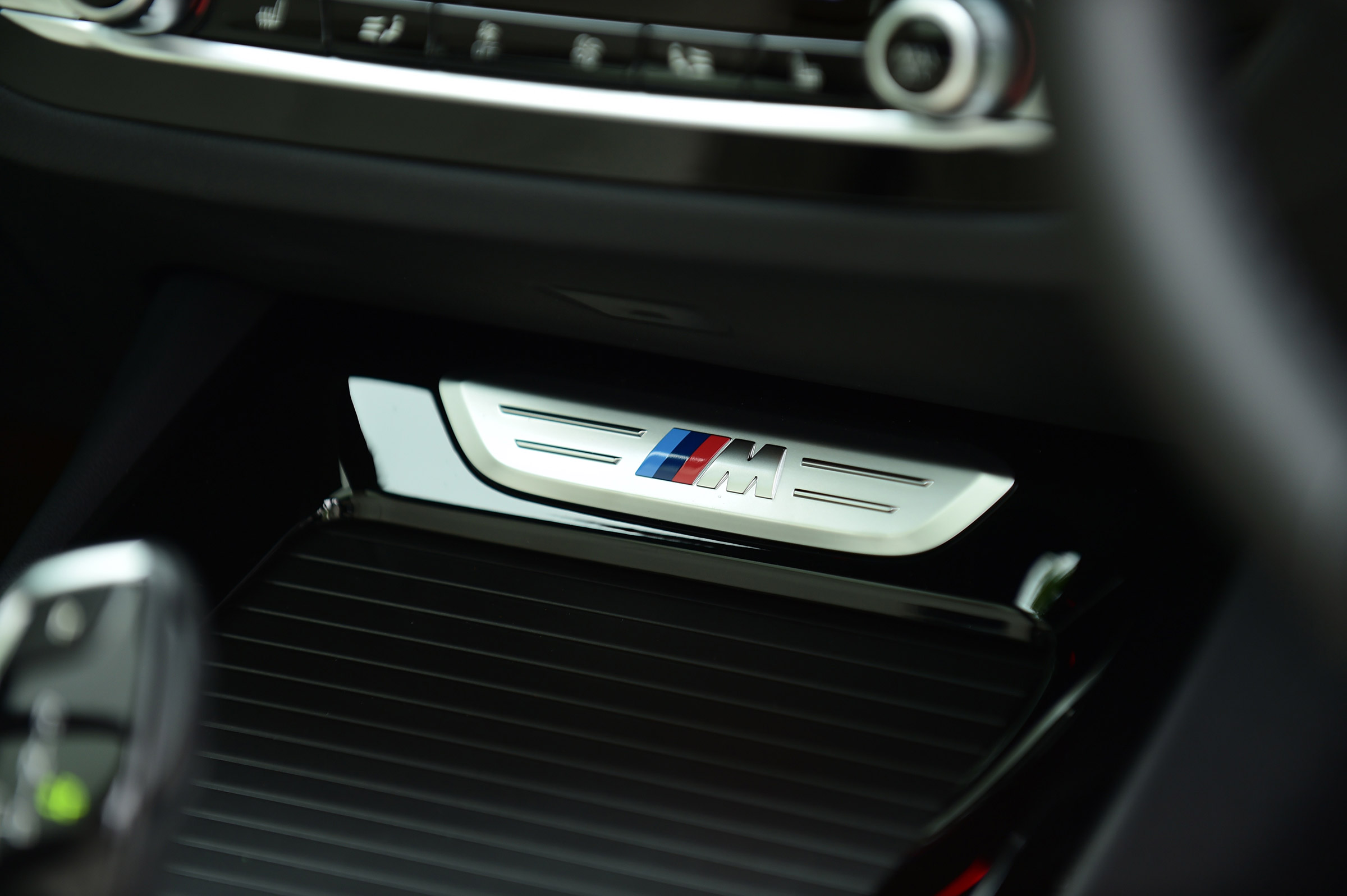 BMW X3 M40i - M badge
