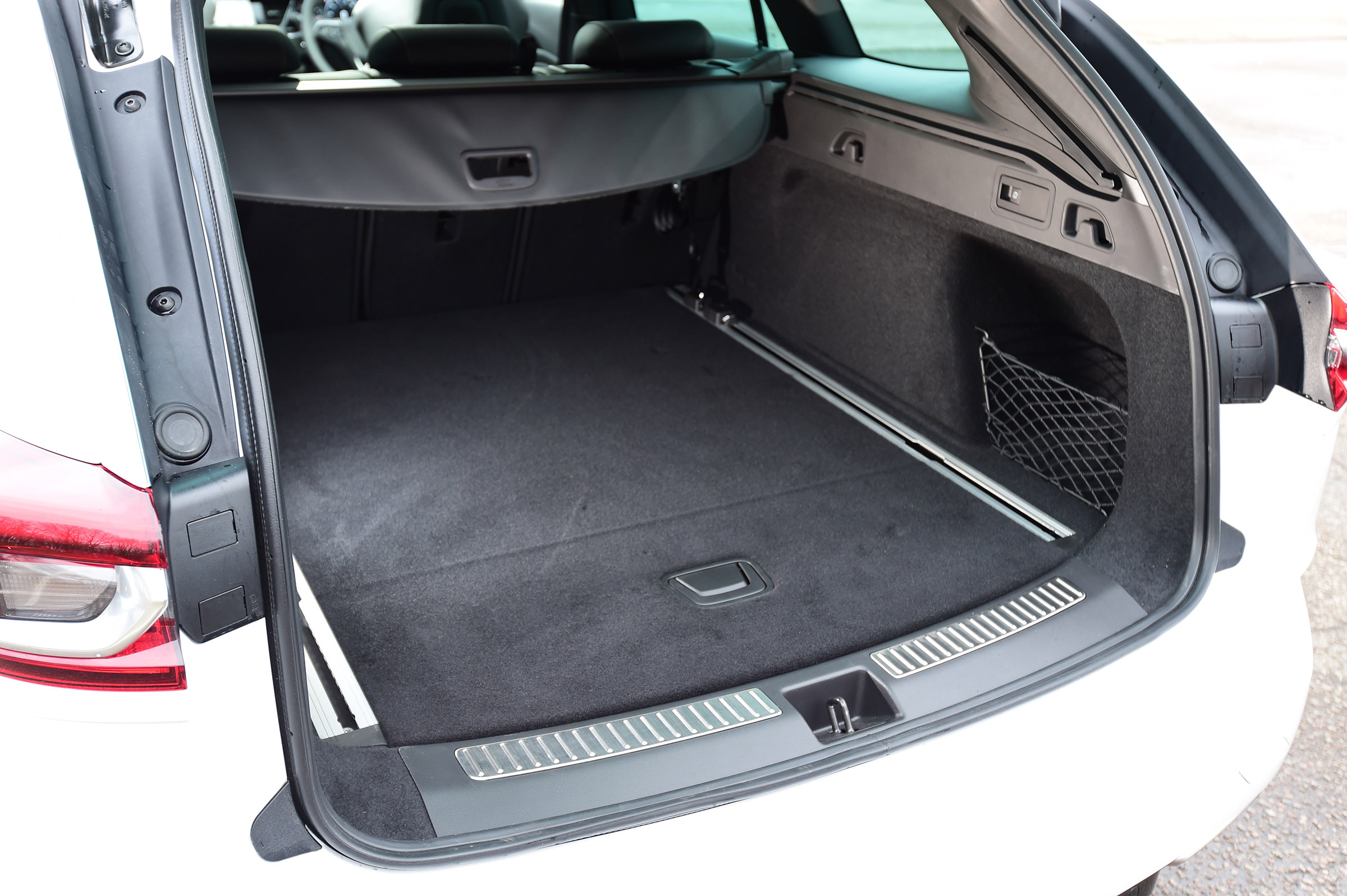 Vauxhall Insignia Sports Tourer GSi - boot