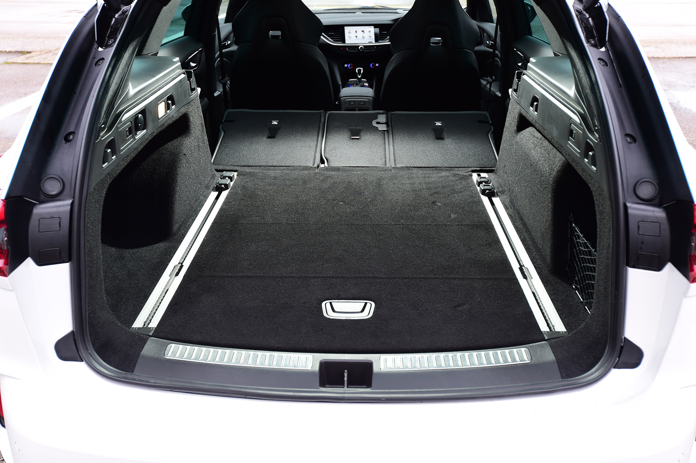 Vauxhall Insignia Sports Tourer GSi - boot seats down