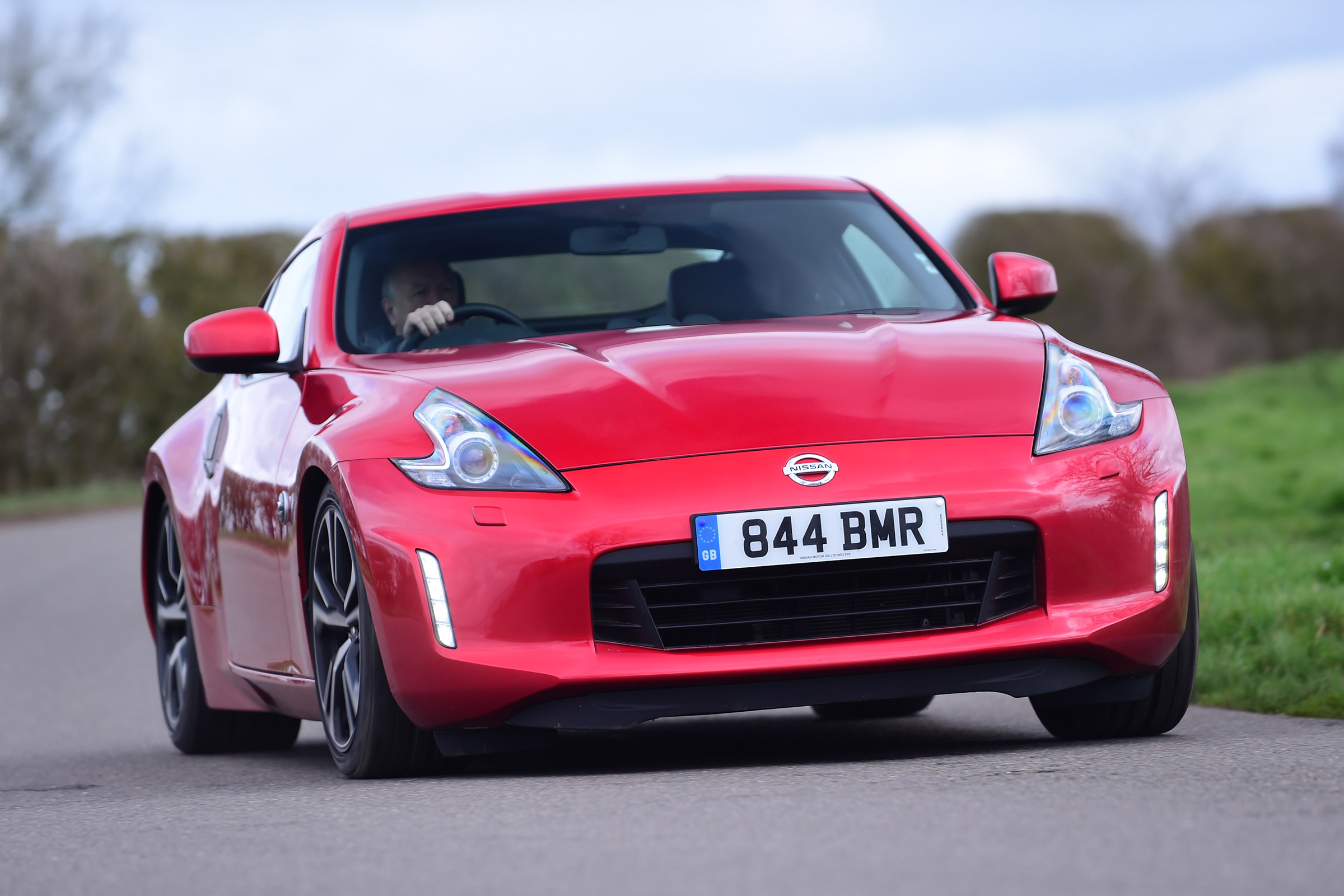 Nissan 370Z - front action