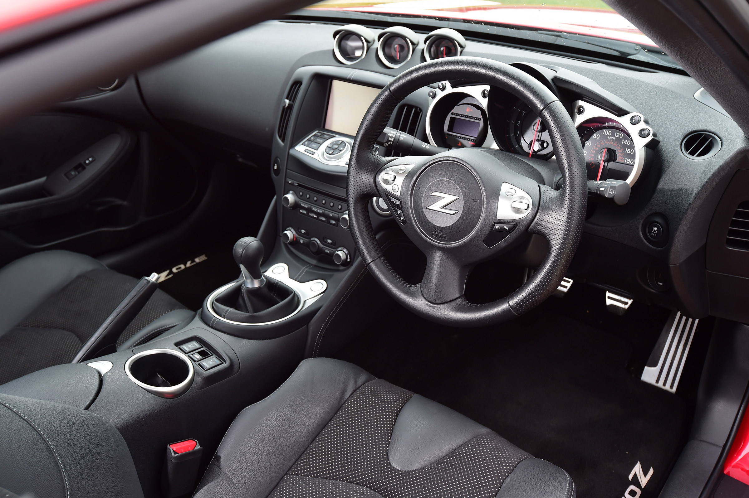 Nissan 370Z - dash