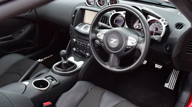 Nissan 370Z - dash