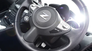 Nissan 370Z - steering wheel