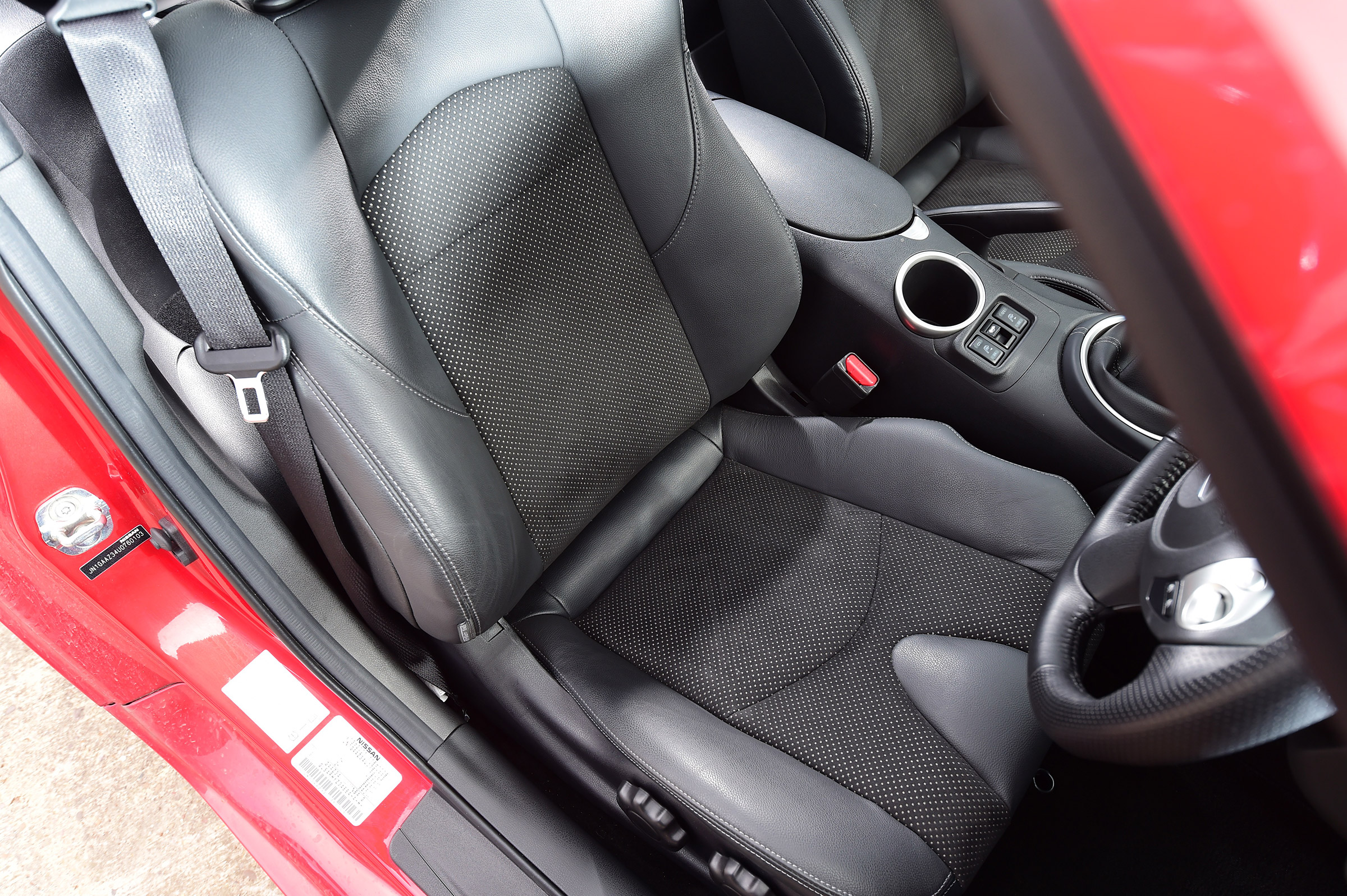 Nissan 370Z - front seat