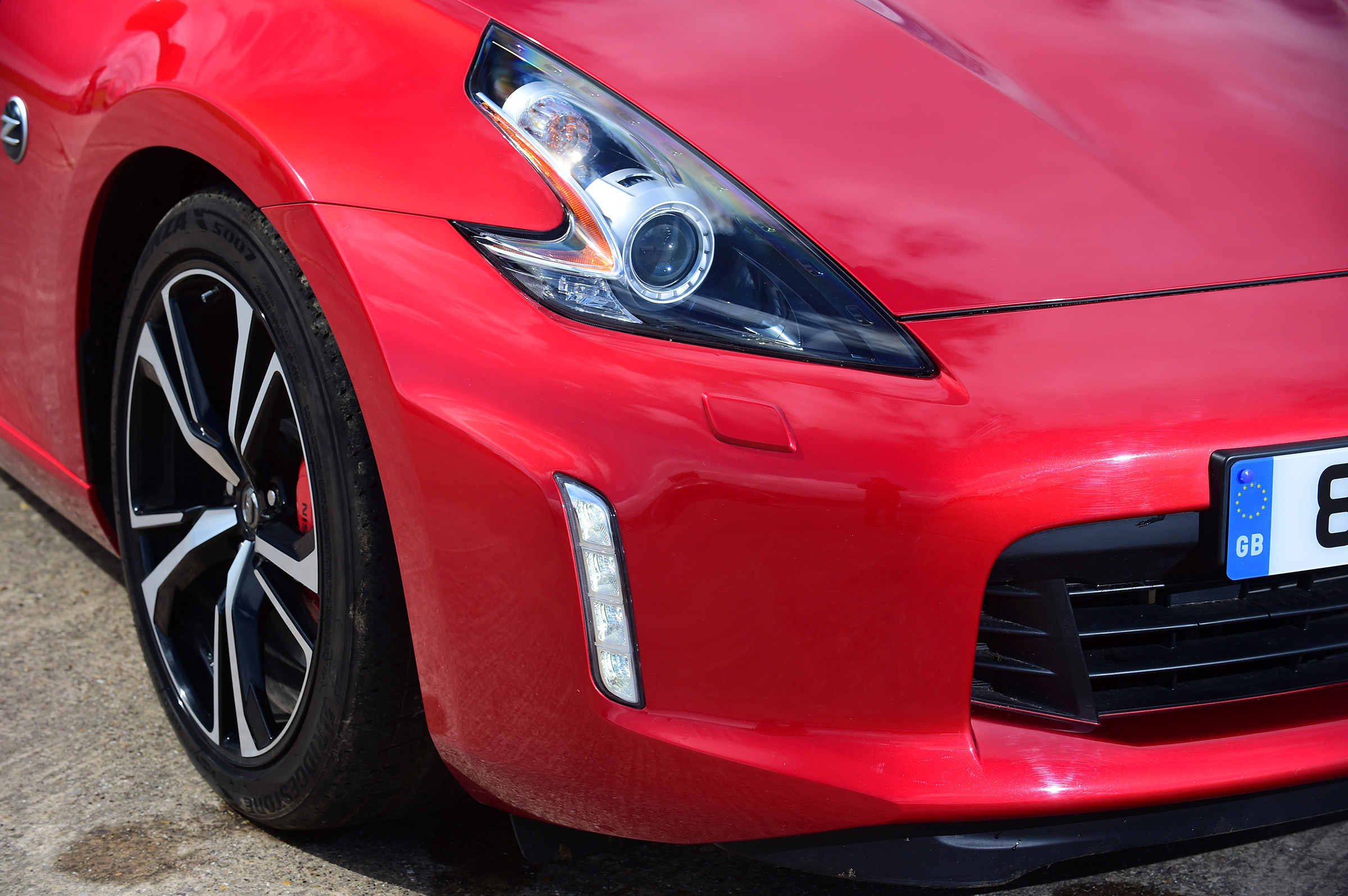 Nissan 370Z - front door