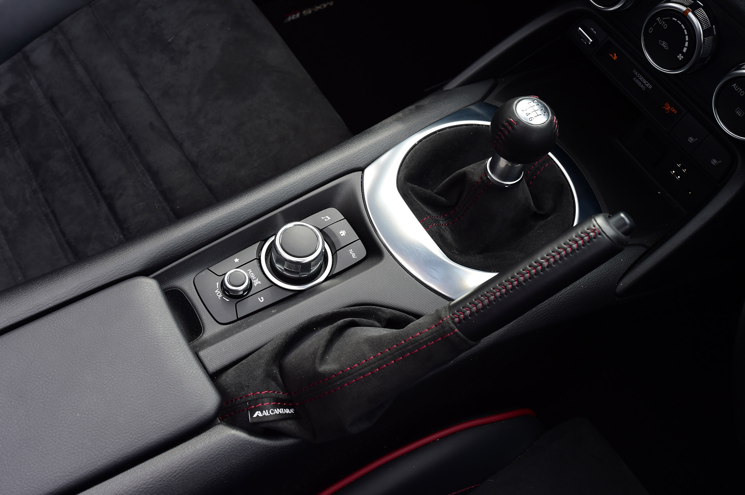 Mazda MX-5 BBR GTi Turbo - centre console