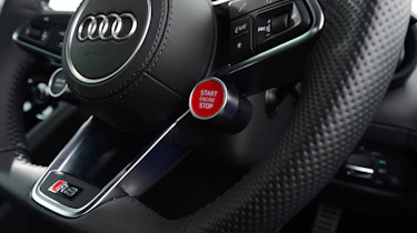 Audi R8 RWS - steering wheel