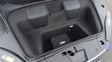 Audi R8 RWS - boot