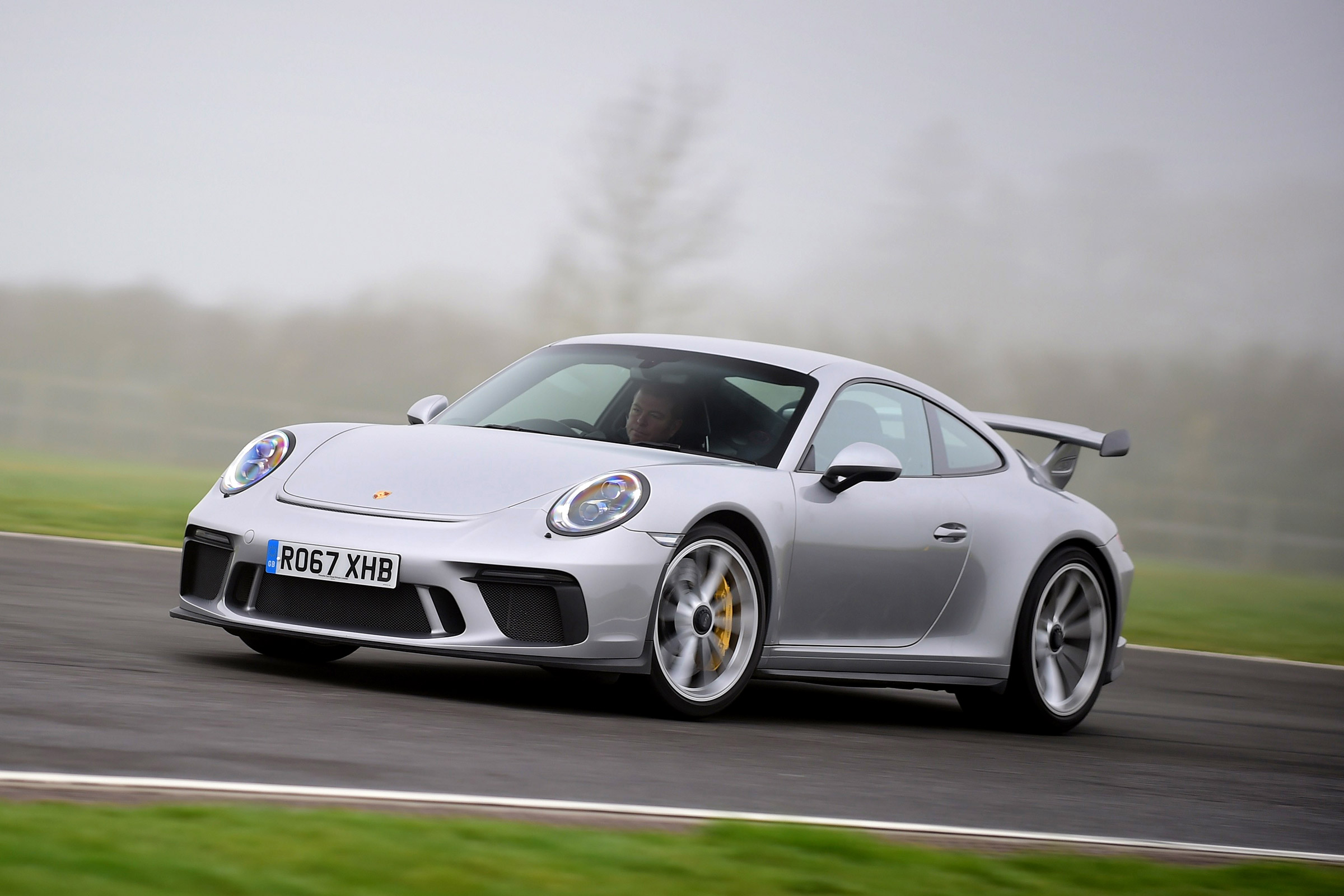 Porsche 911 GT3 - front track