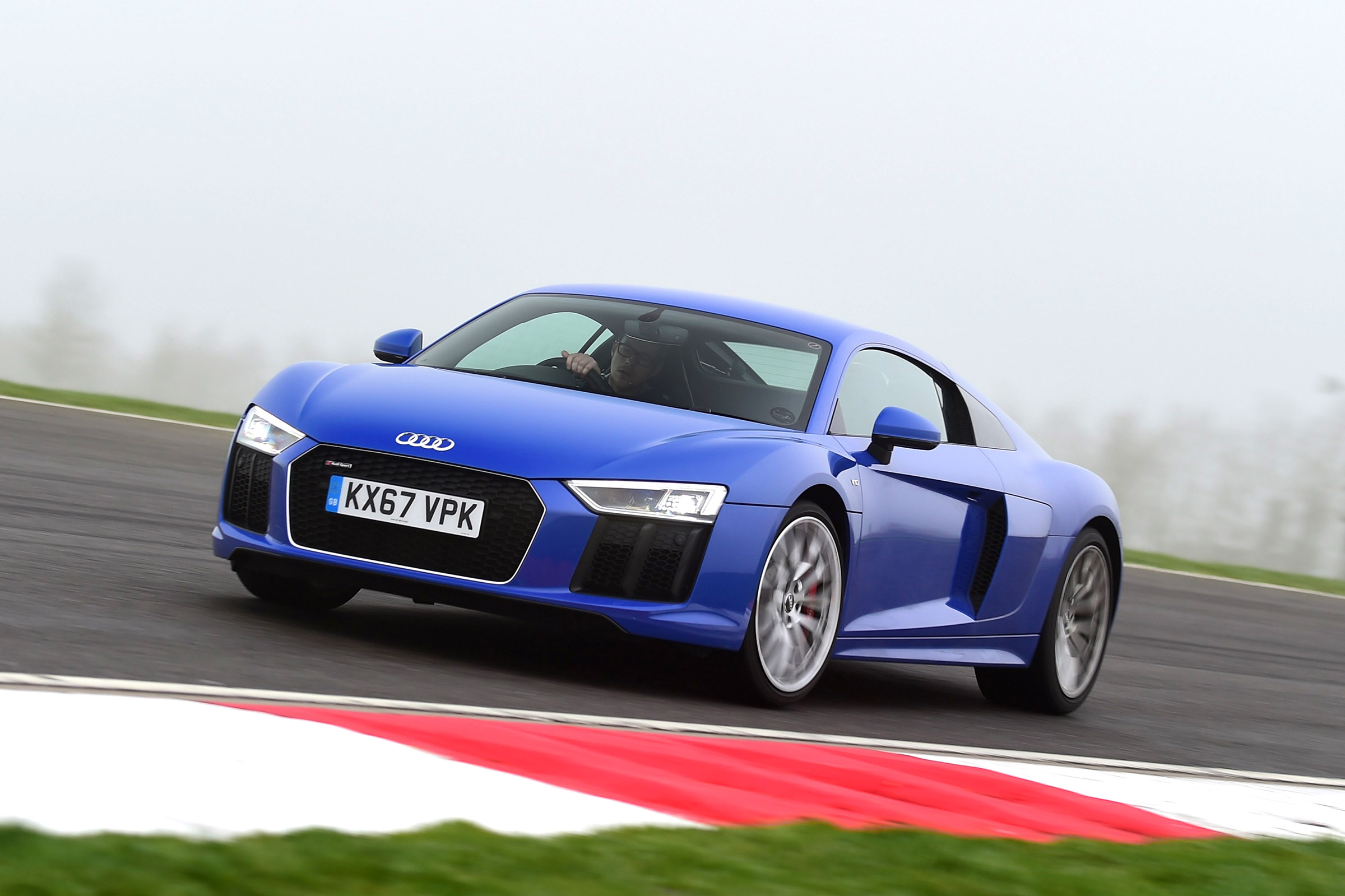 Audi R8 RWS - front track