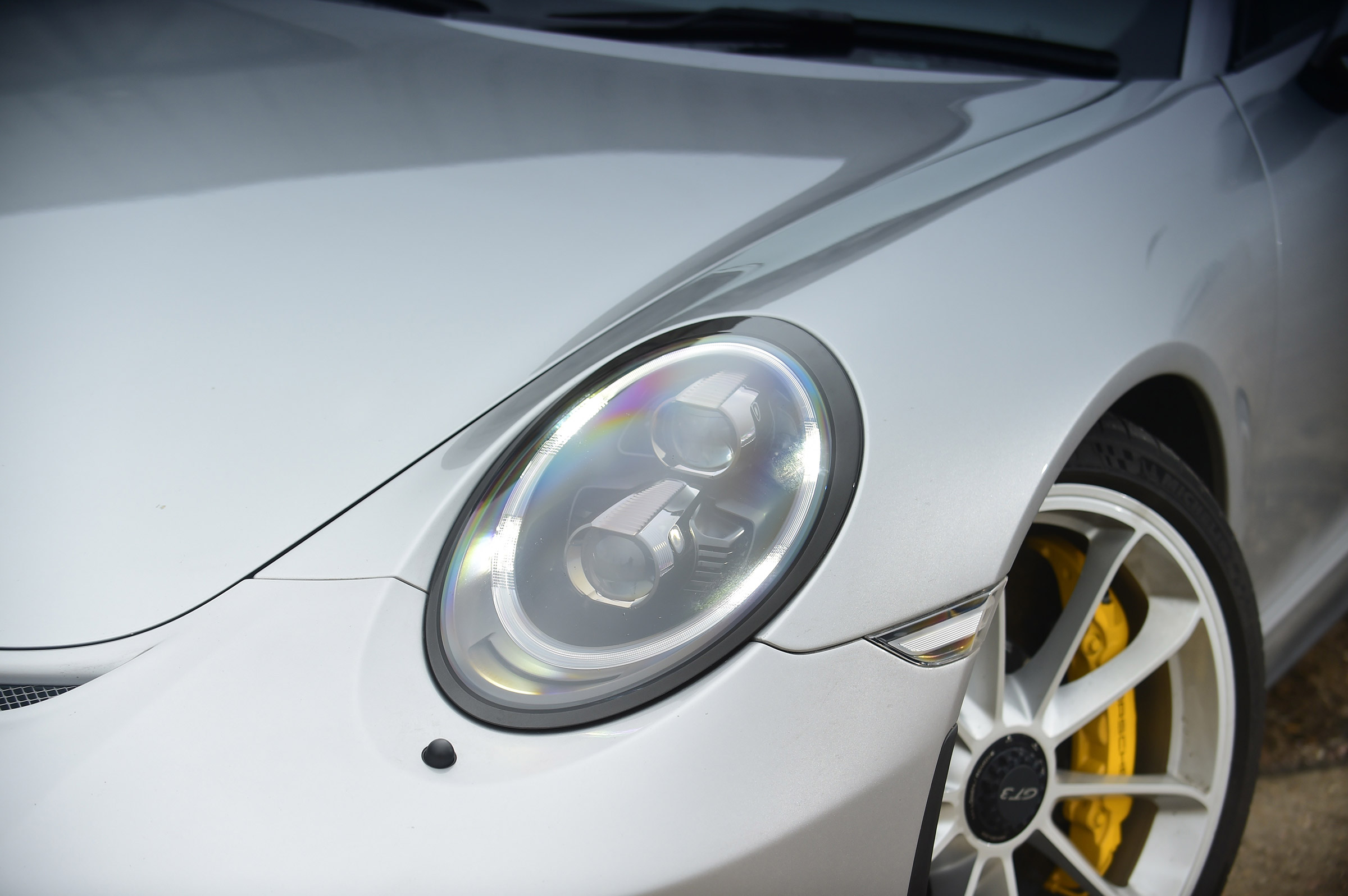 Porsche 911 GT3 - front light