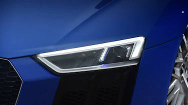 Audi R8 RWS - front light