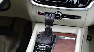 Volvo V60 - transmission