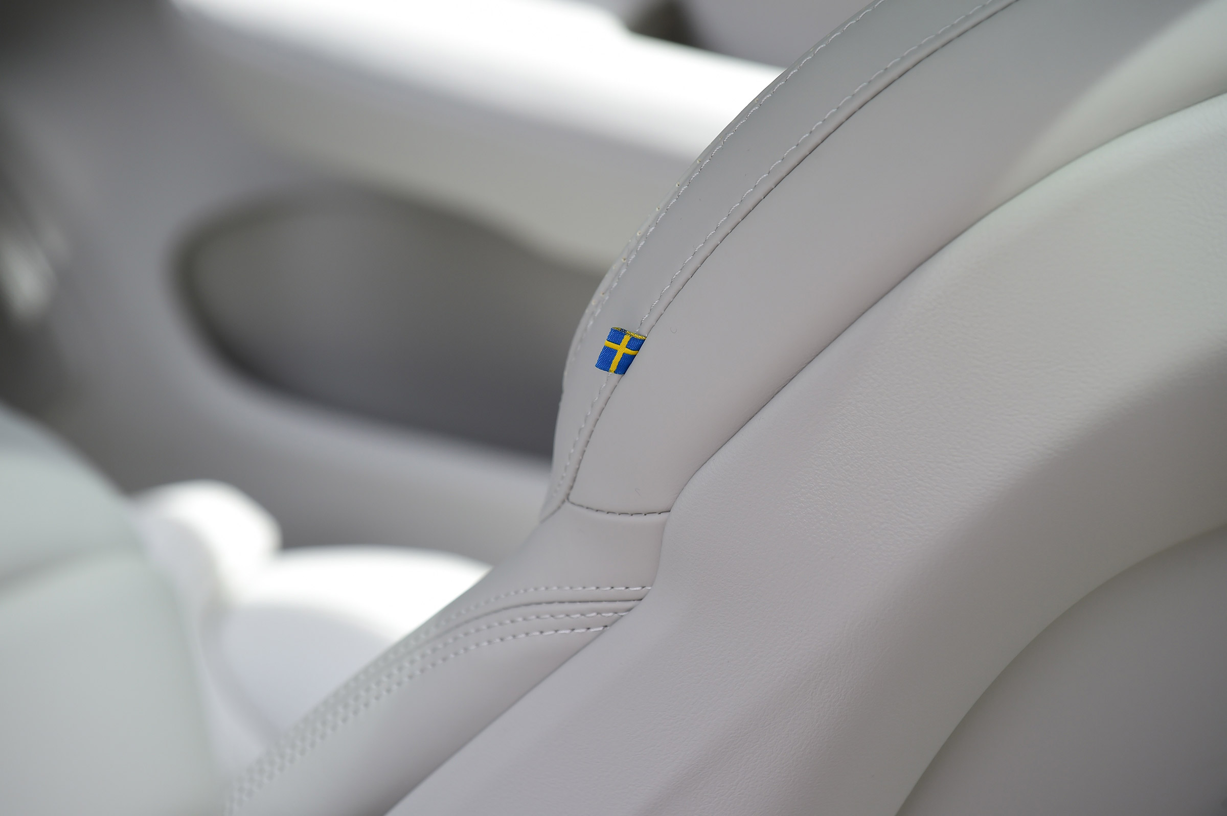 Volvo V60 - Swedish flag