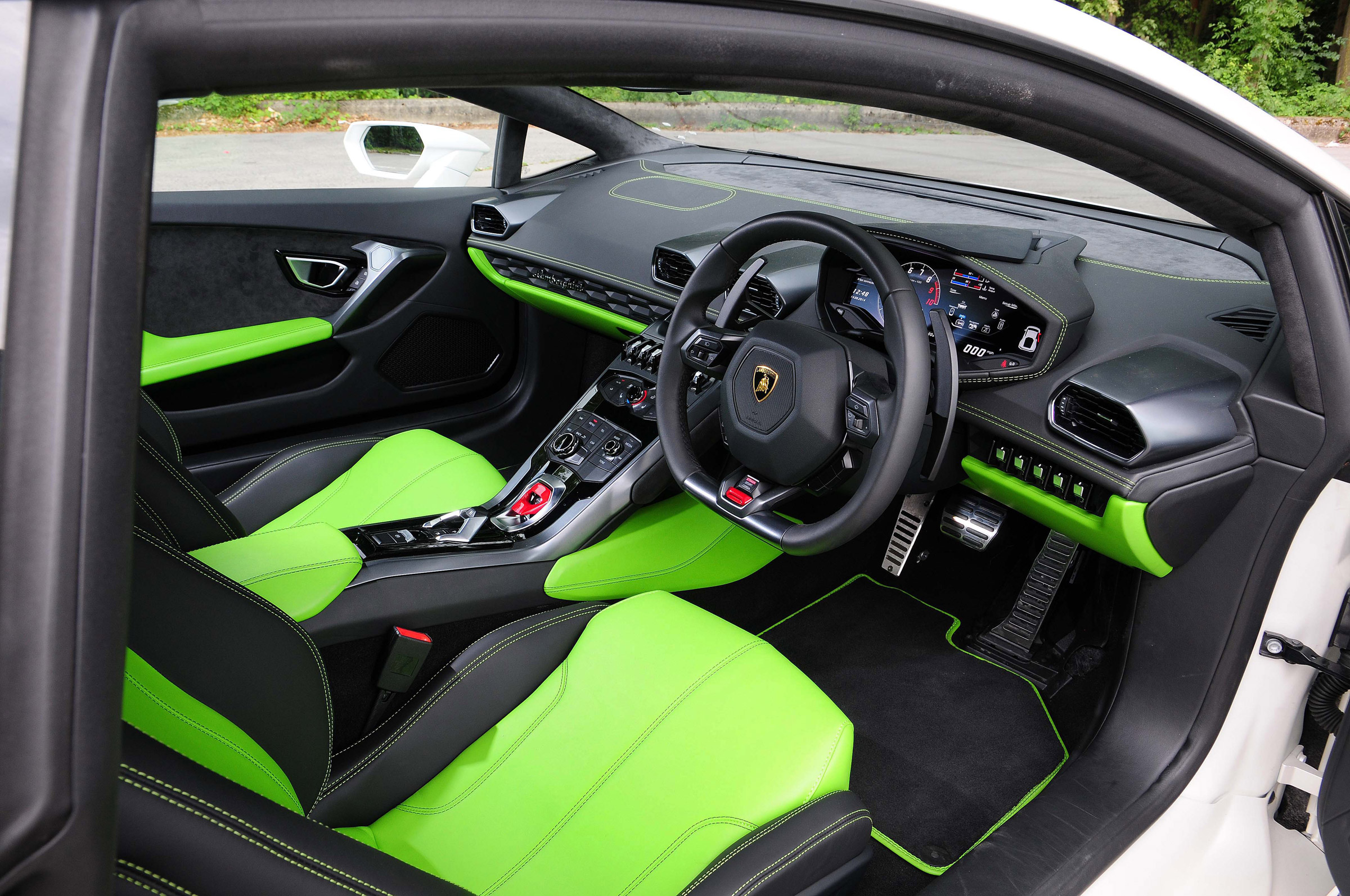 Volvo V60 - boot seats down