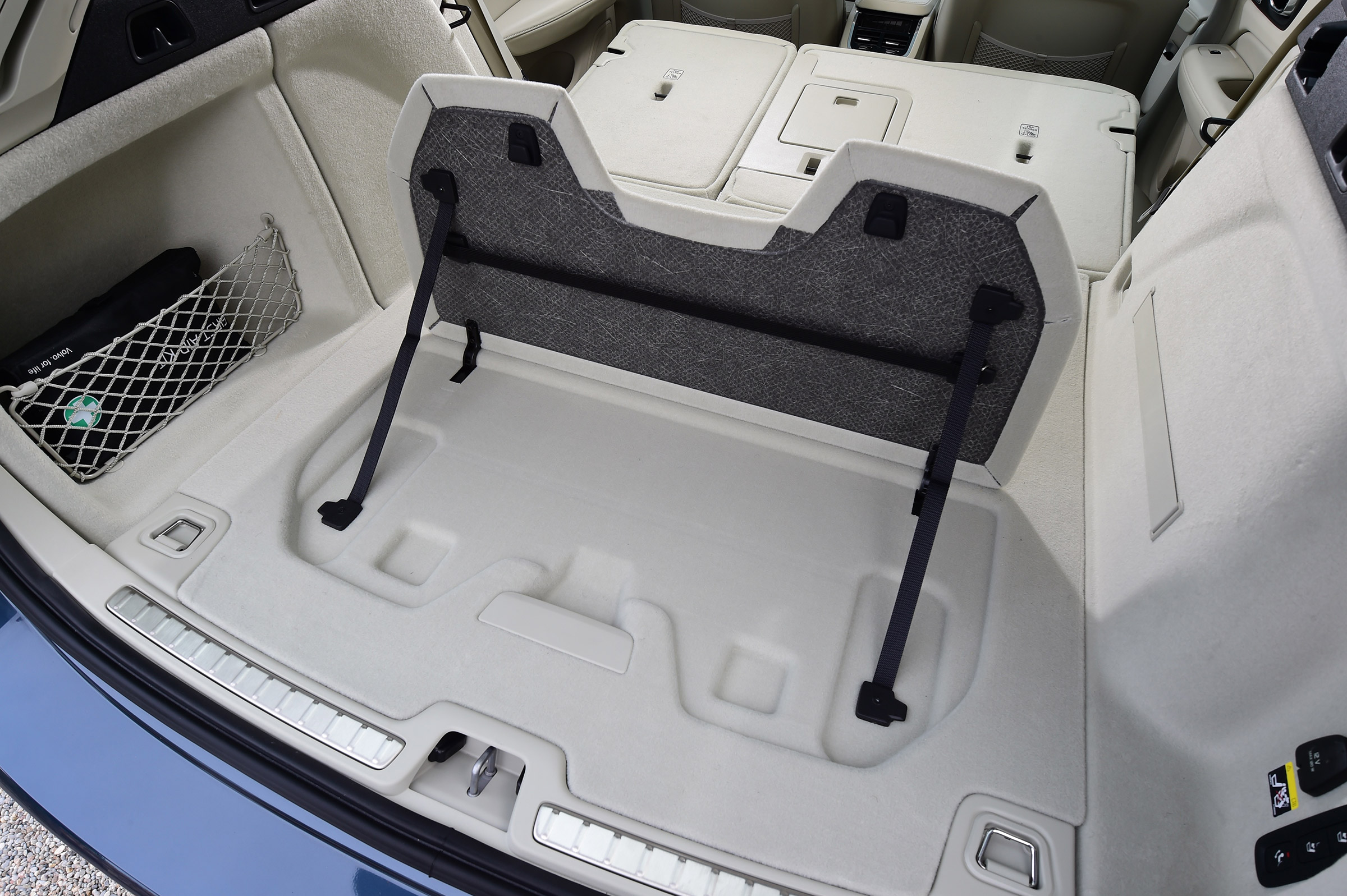 Volvo V60 - boot detail